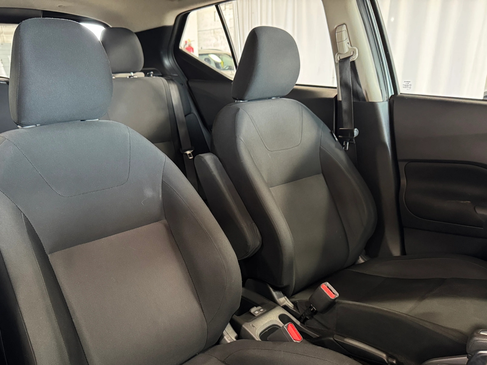 Thumbnail: 2023 Nissan Kicks - 2