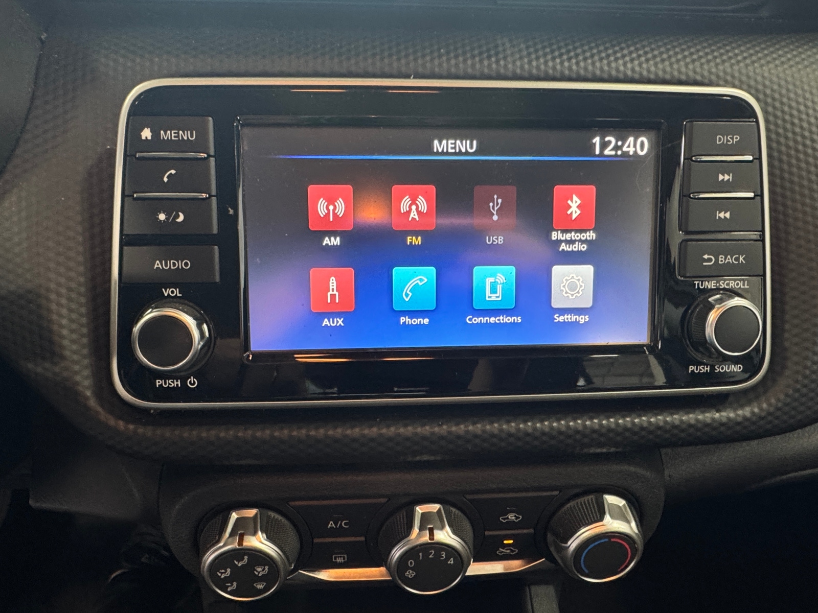 Thumbnail: 2023 Nissan Kicks - 4