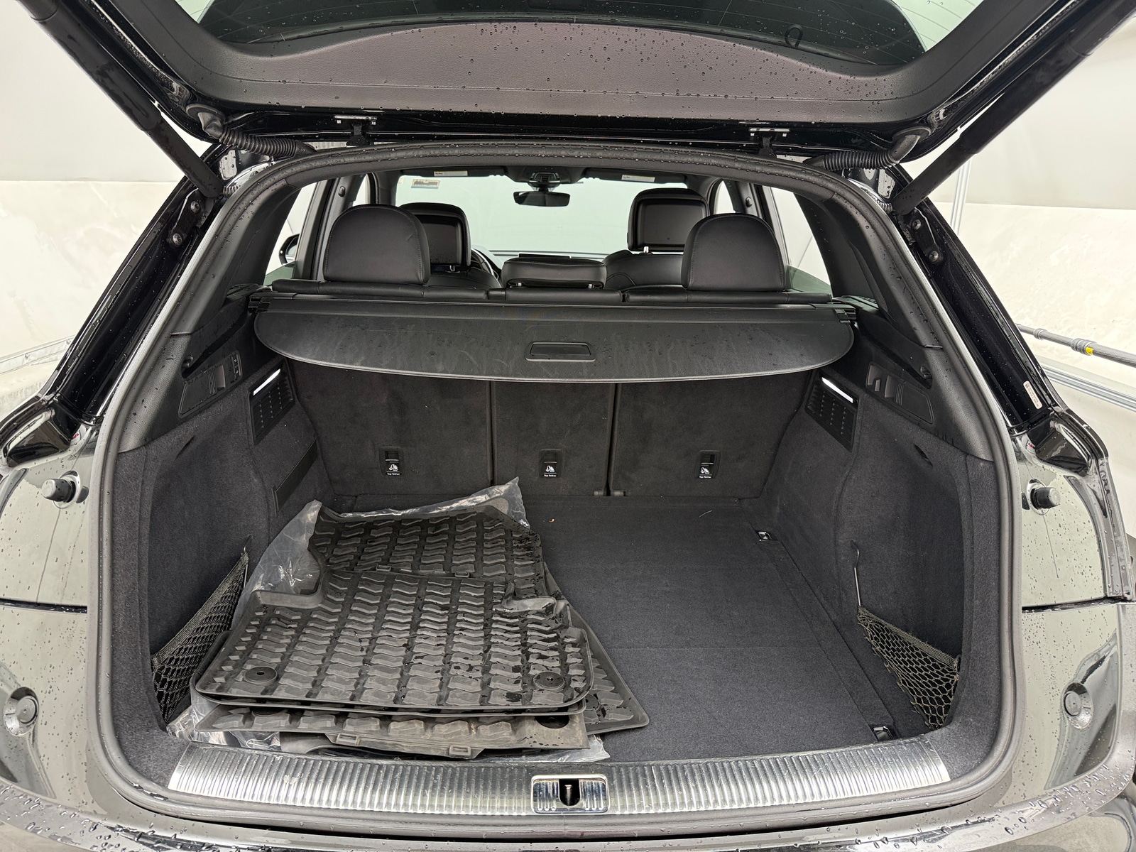 Thumbnail: 2019 Audi SQ5 - 6