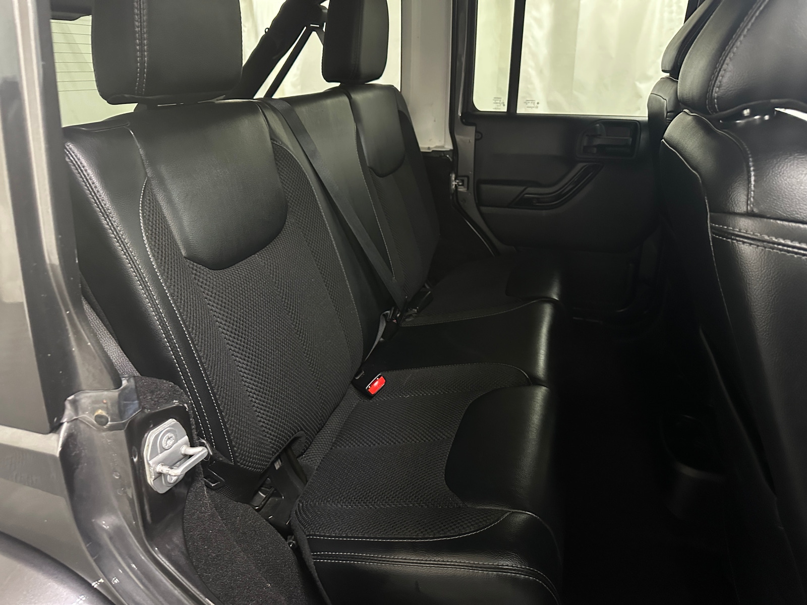 Thumbnail: 2017 Jeep Wrangler - 5