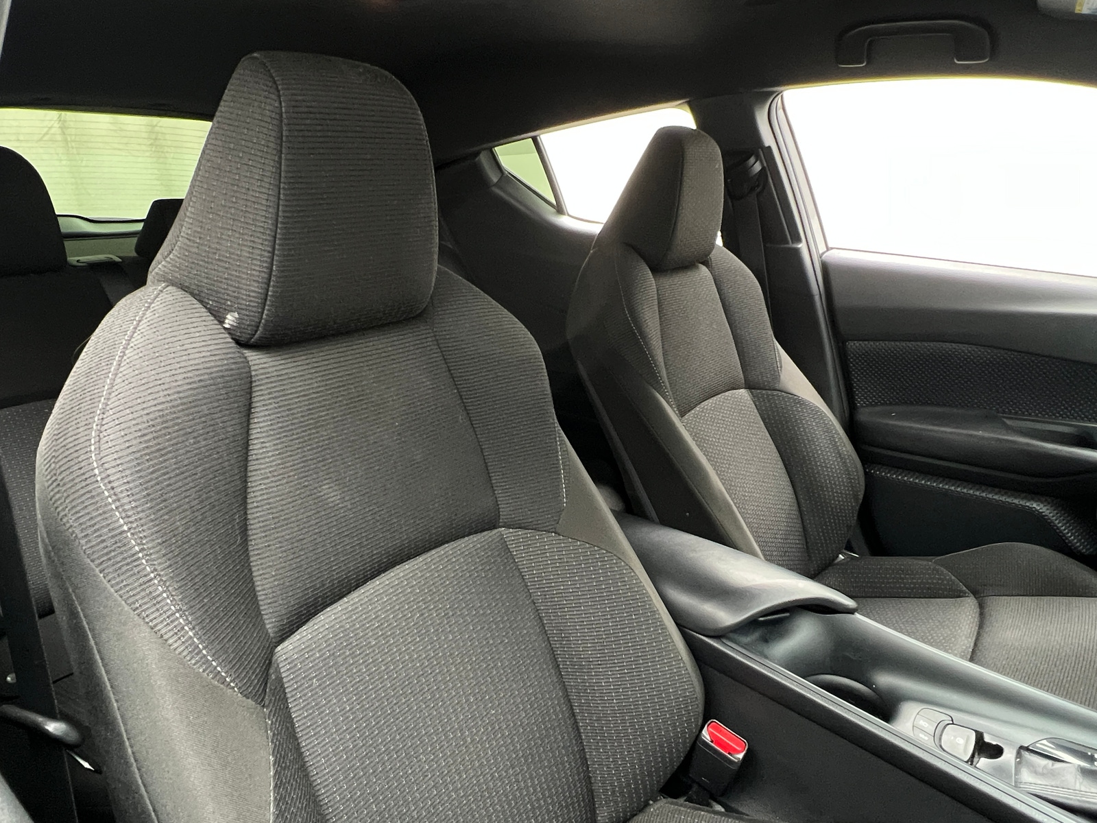 Thumbnail: 2018 Toyota C-HR - 2