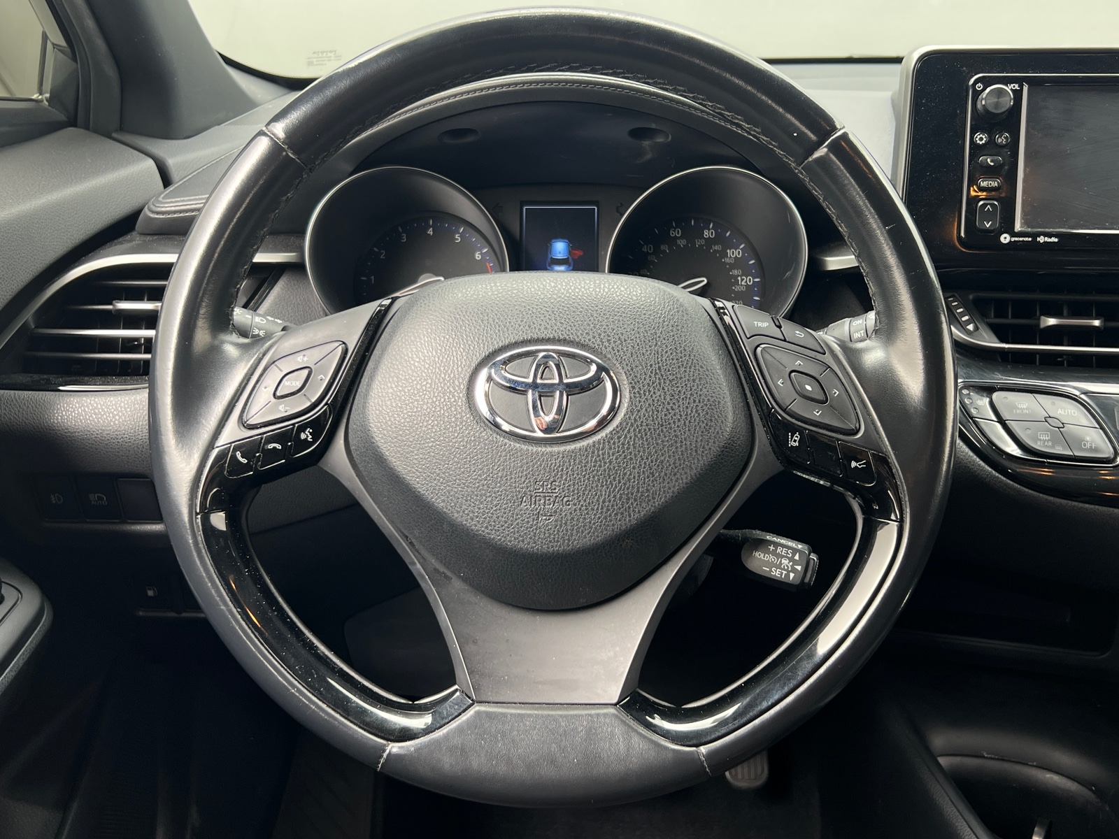 Thumbnail: 2018 Toyota C-HR - 5