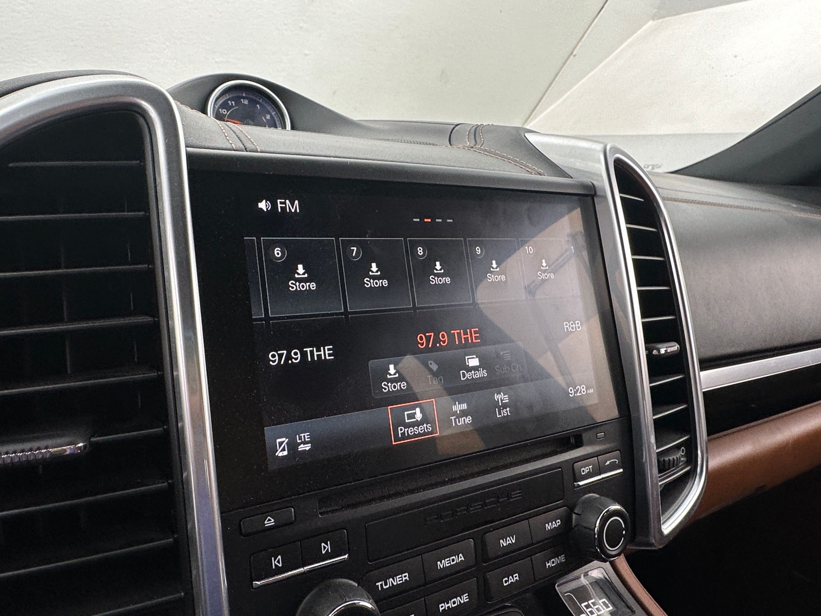 Thumbnail: 2018 Porsche Cayenne - 3