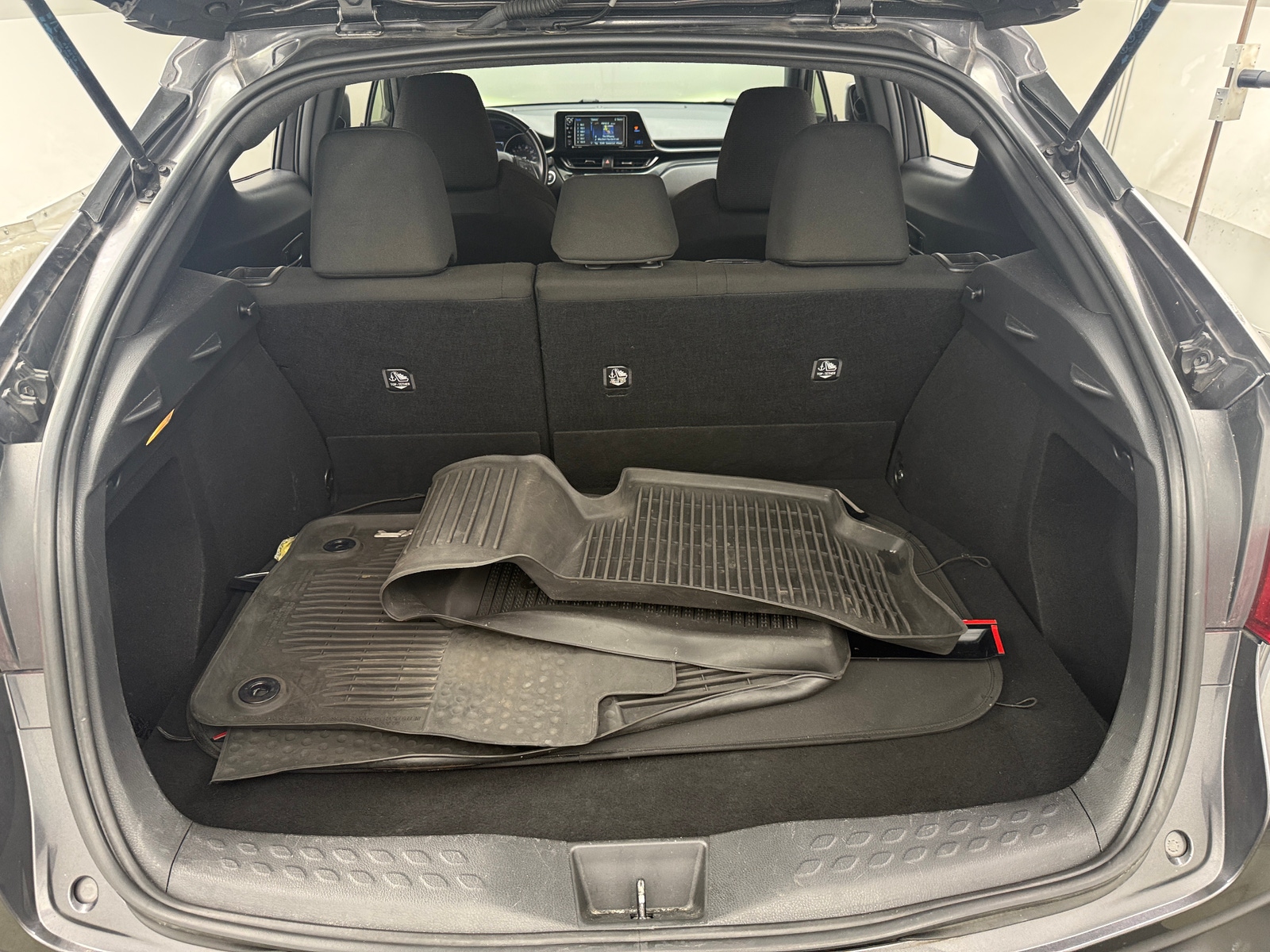 Thumbnail: 2018 Toyota C-HR - 7