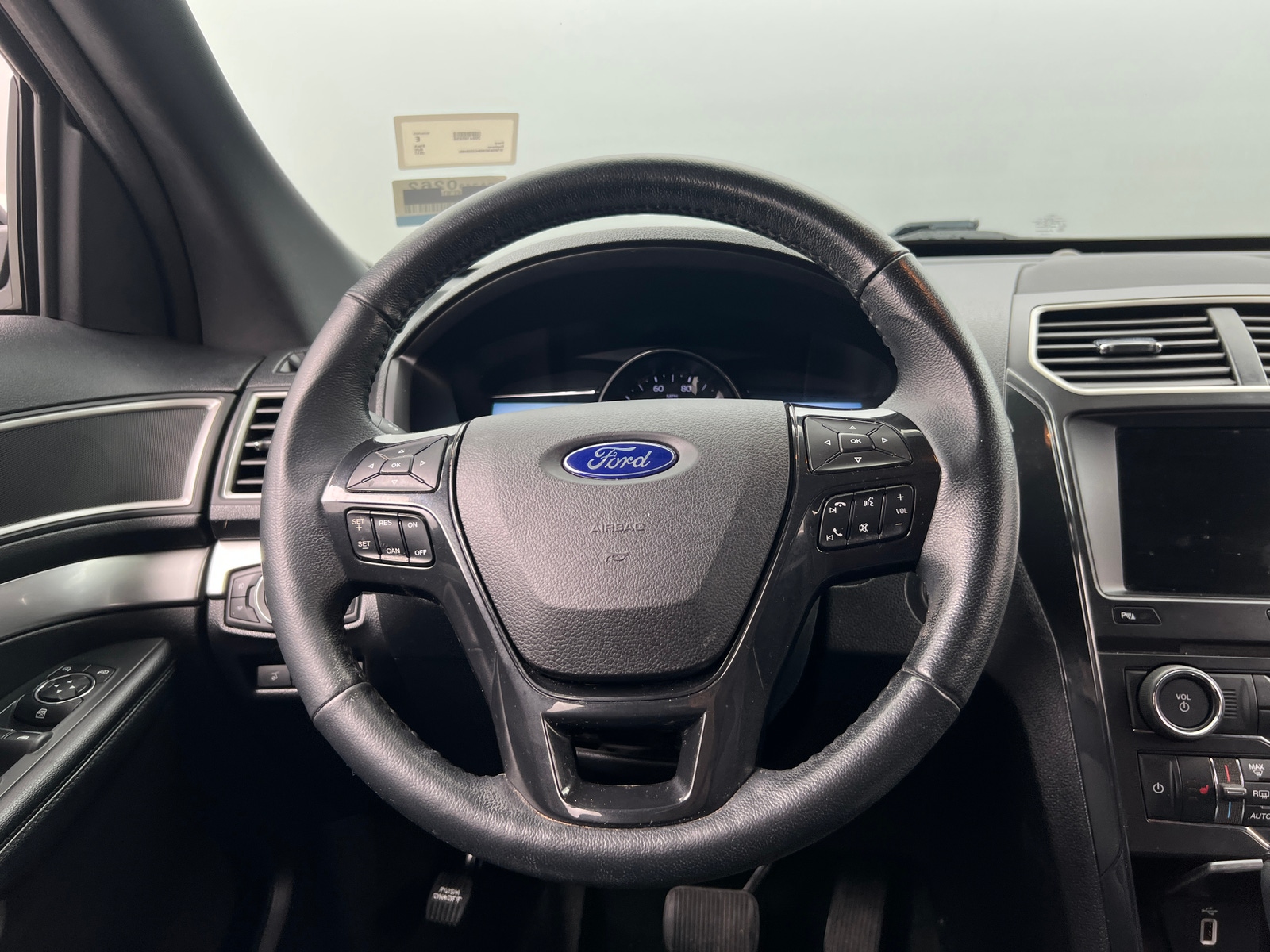 Thumbnail: 2017 Ford Explorer - 4