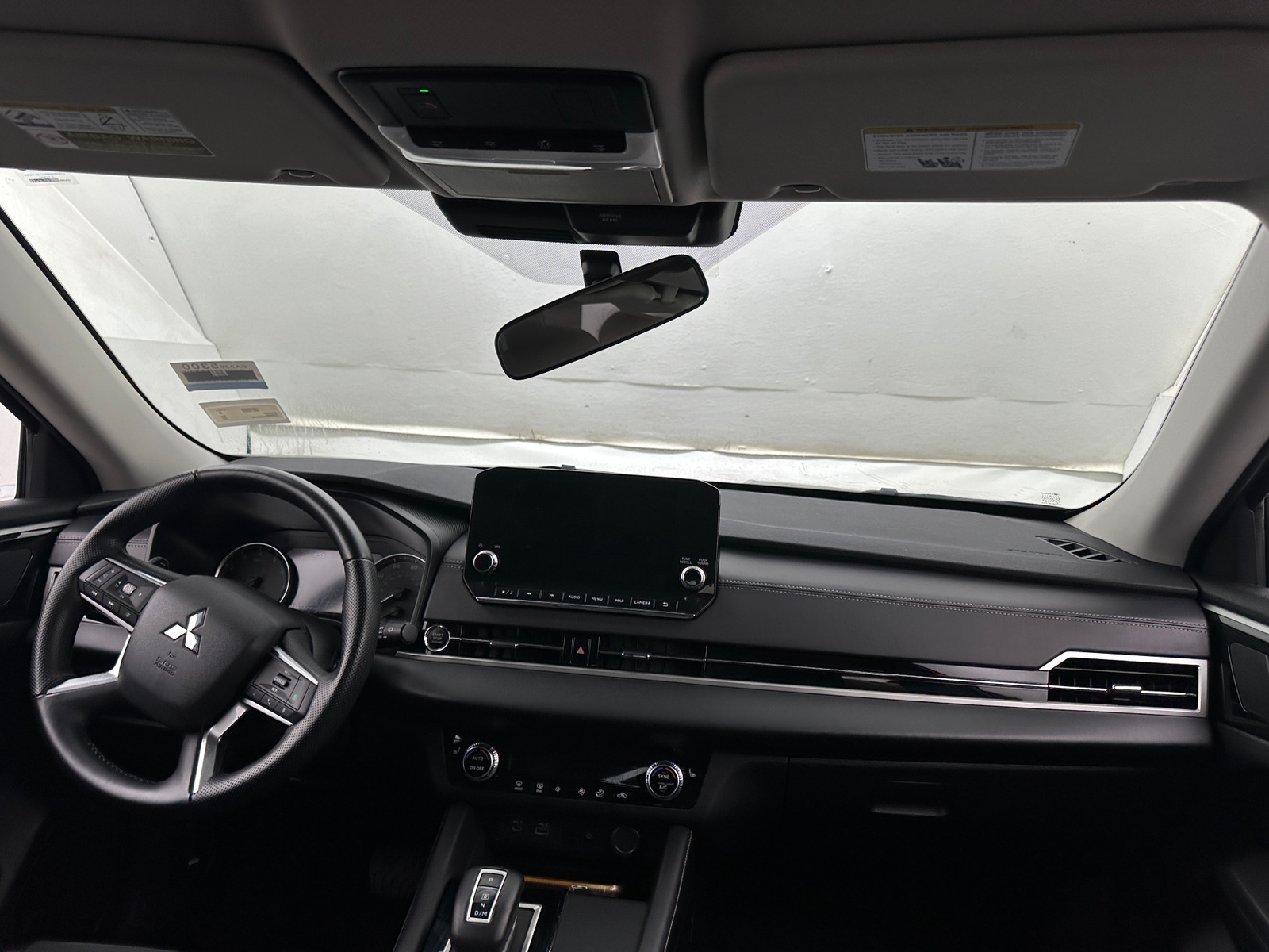 Thumbnail: 2024 Mitsubishi Outlander - 2