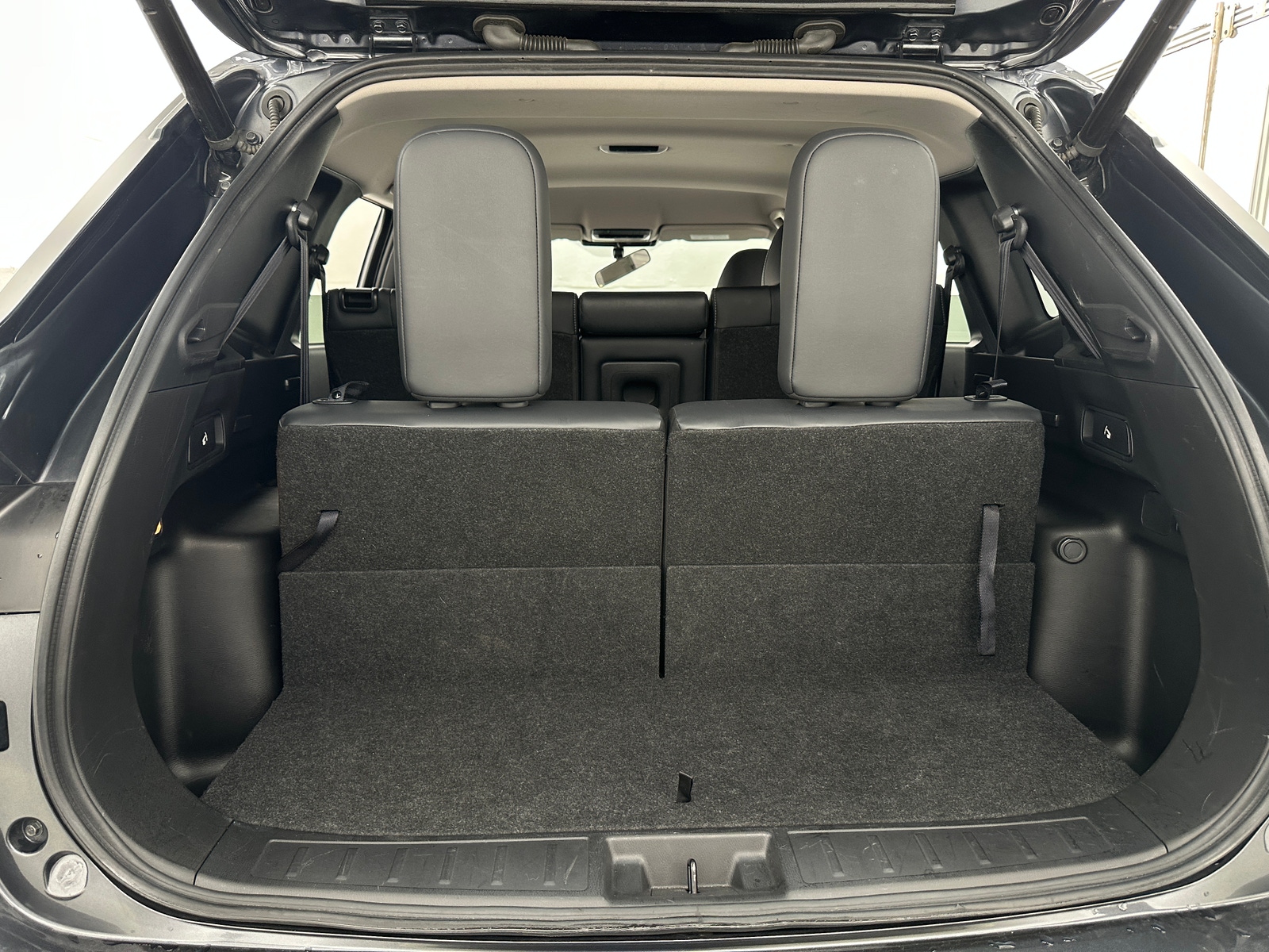 Thumbnail: 2024 Mitsubishi Outlander - 6