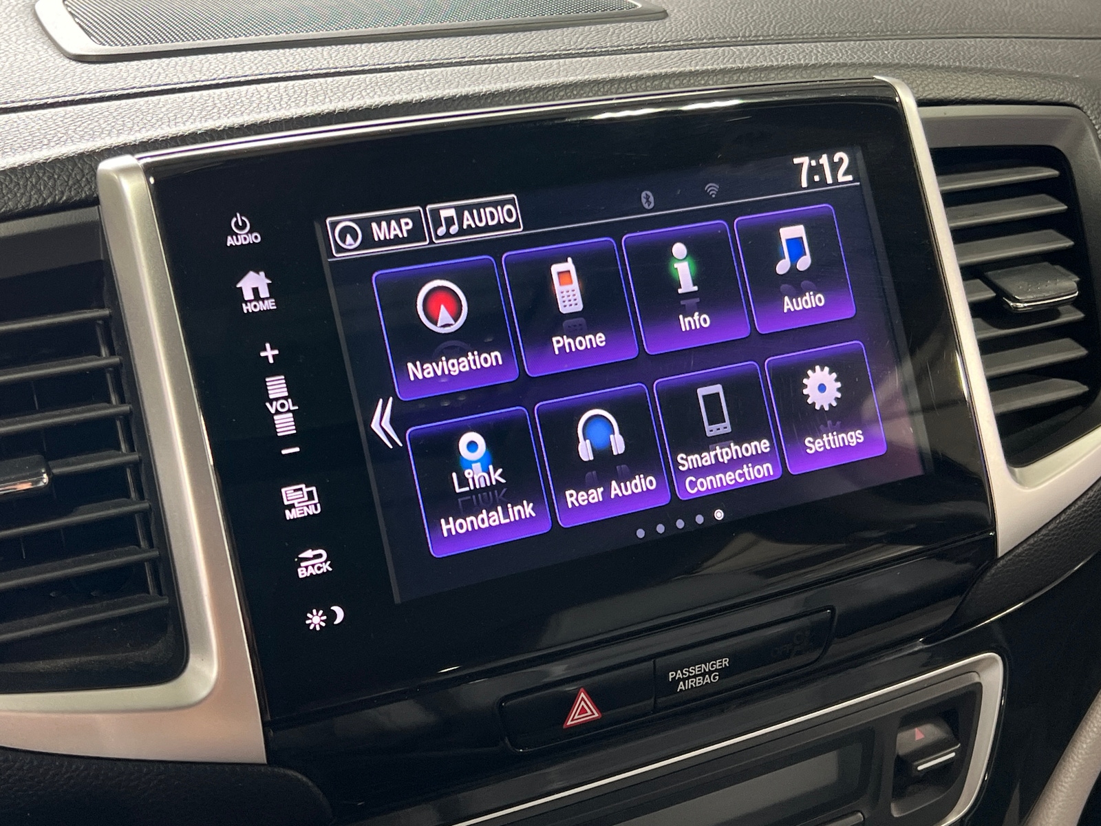 Thumbnail: 2017 Honda Pilot - 3