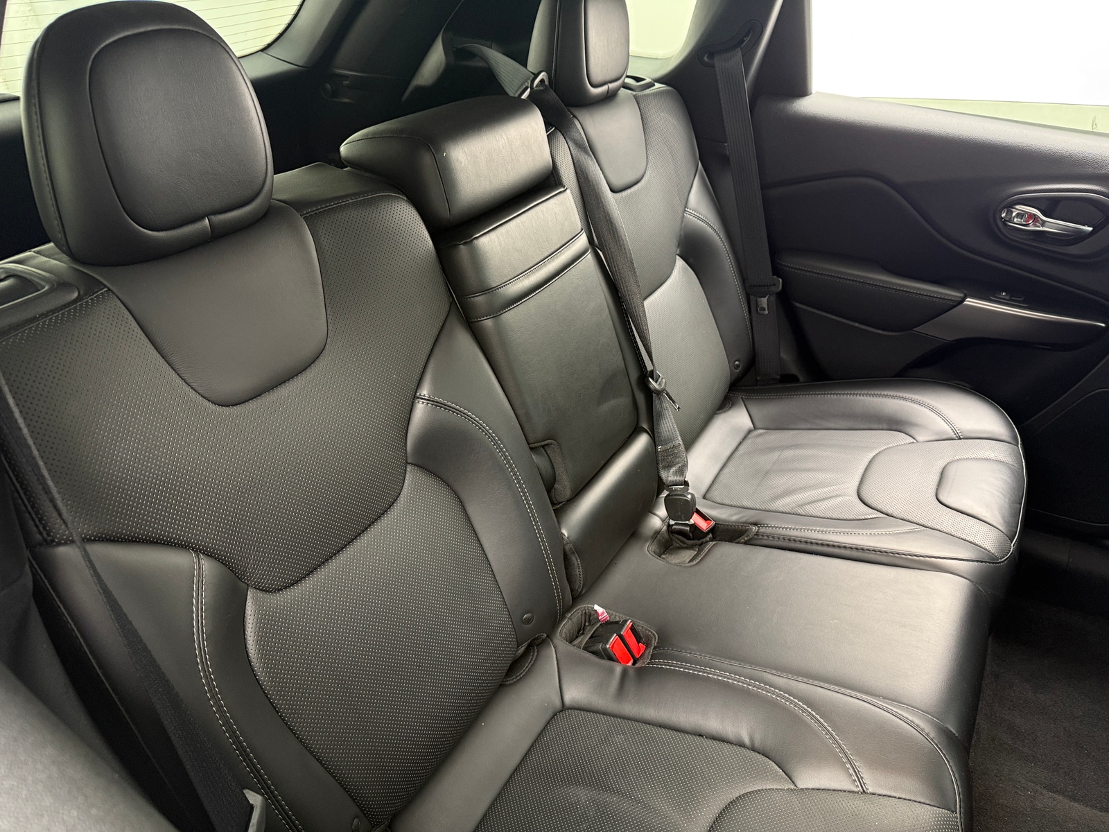 Thumbnail: 2019 Jeep Cherokee - 5