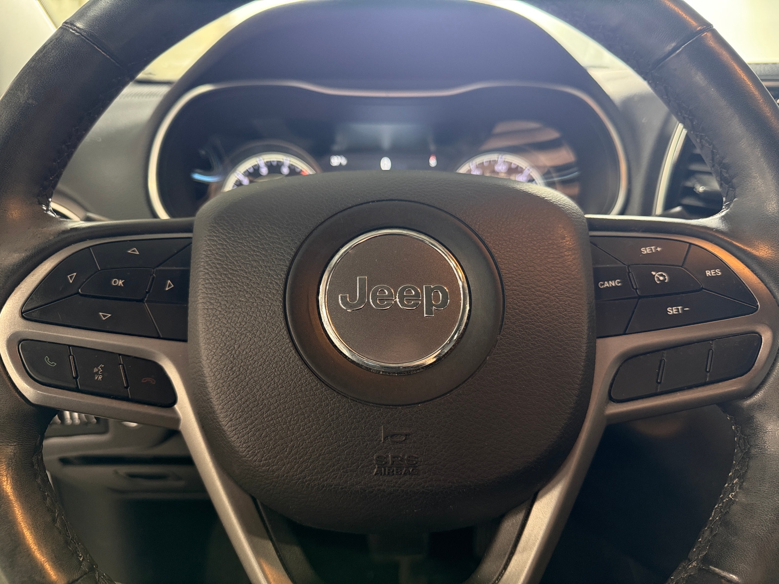 Thumbnail: 2019 Jeep Cherokee - 4