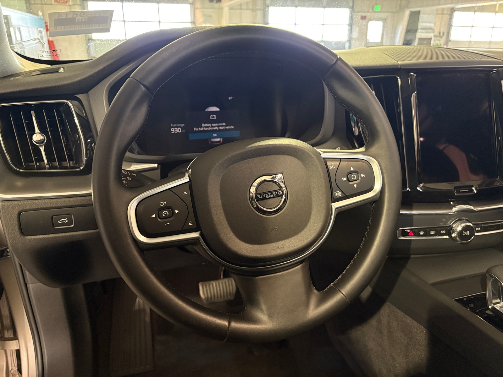 Thumbnail: 2025 Volvo XC60 - 4