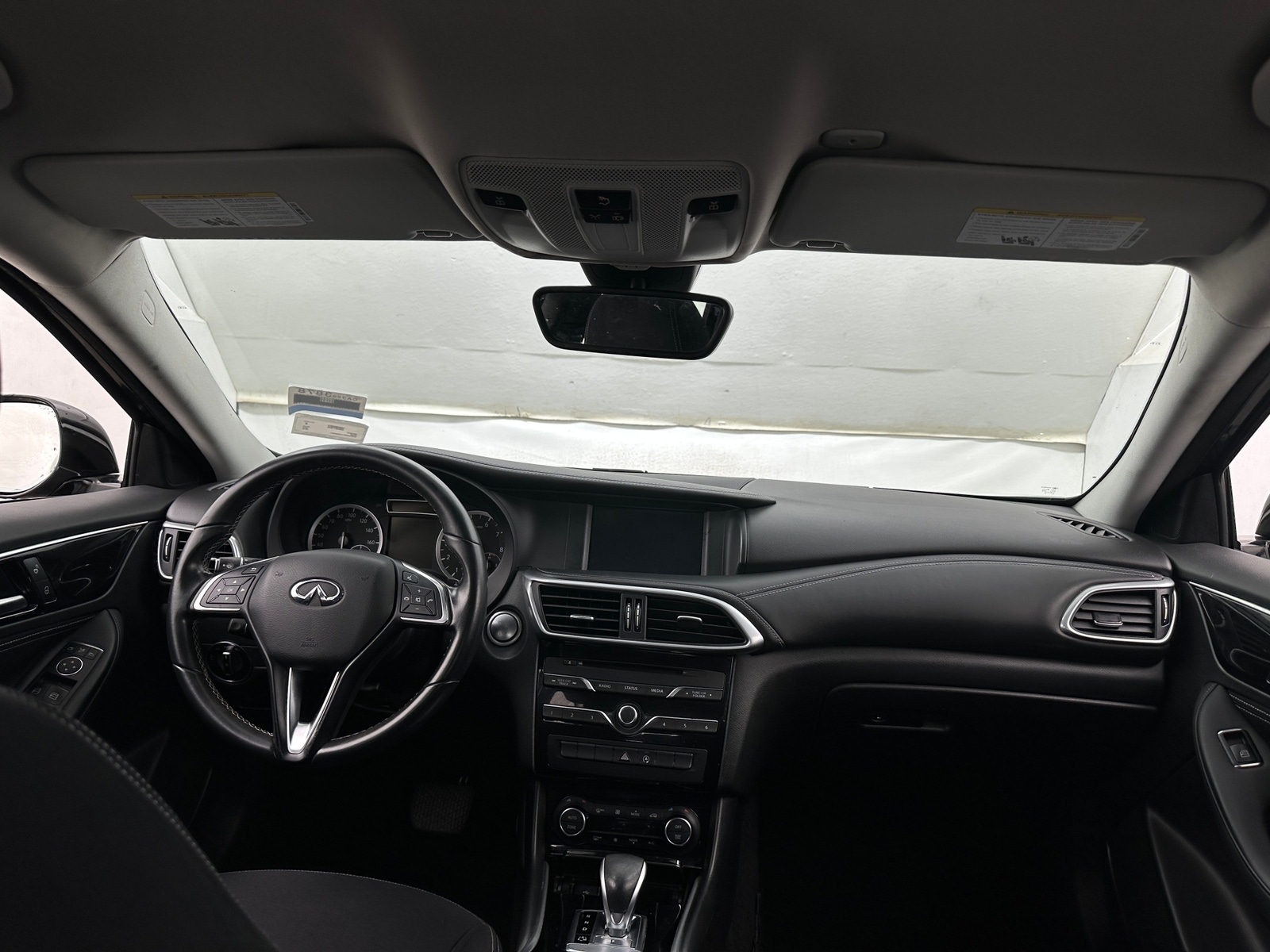 Thumbnail: 2018 INFINITI QX30 - 3