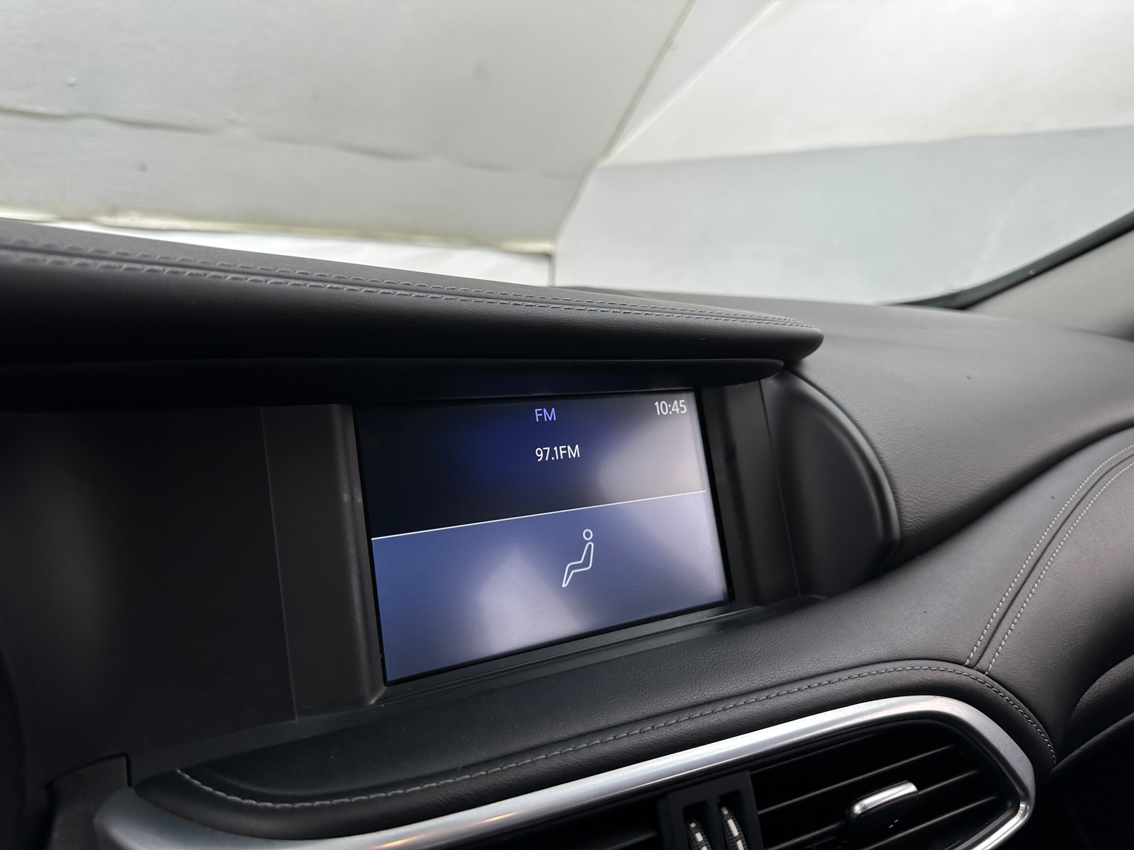 Thumbnail: 2018 INFINITI QX30 - 4