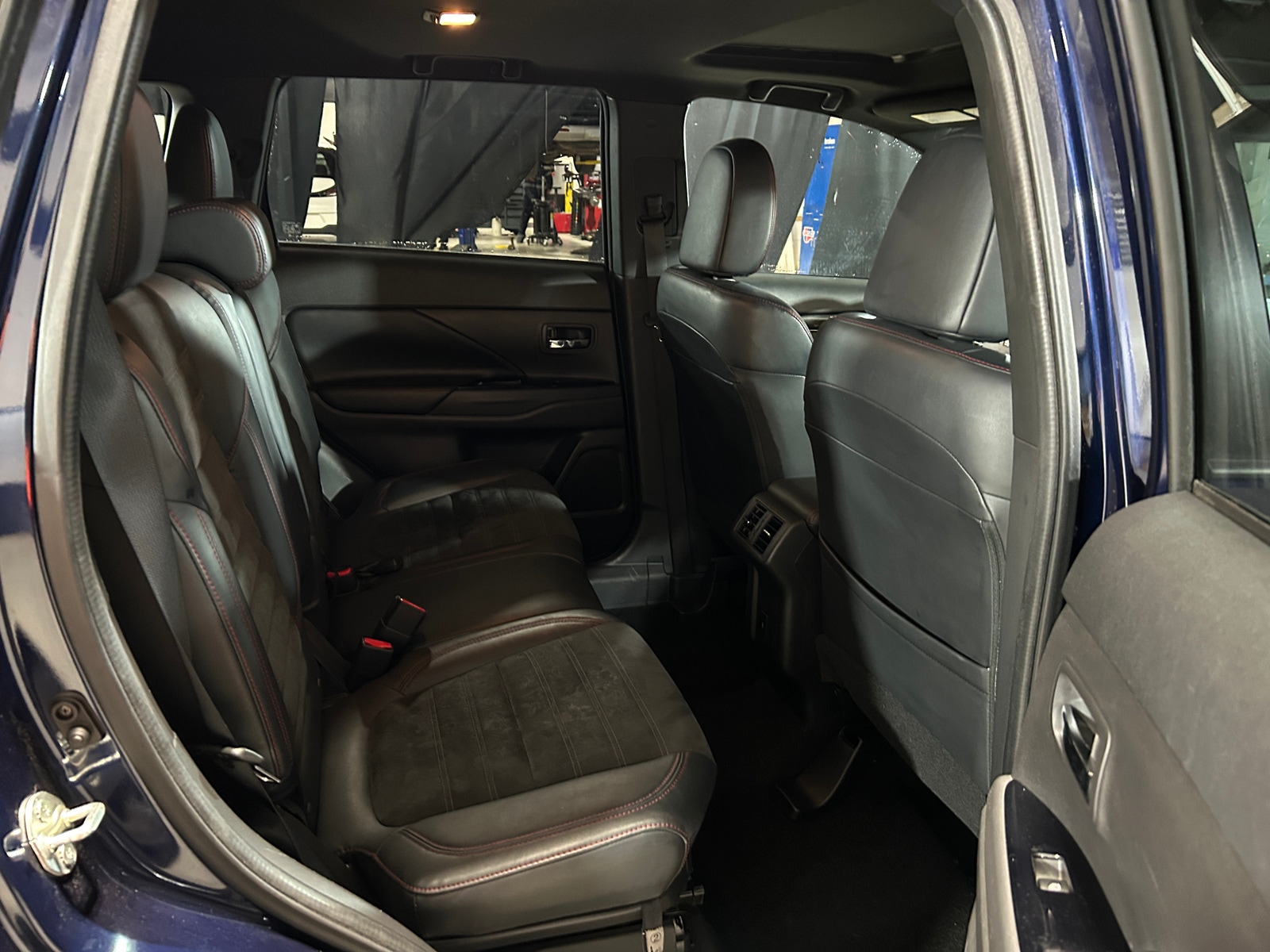 Thumbnail: 2020 Mitsubishi Outlander - 6