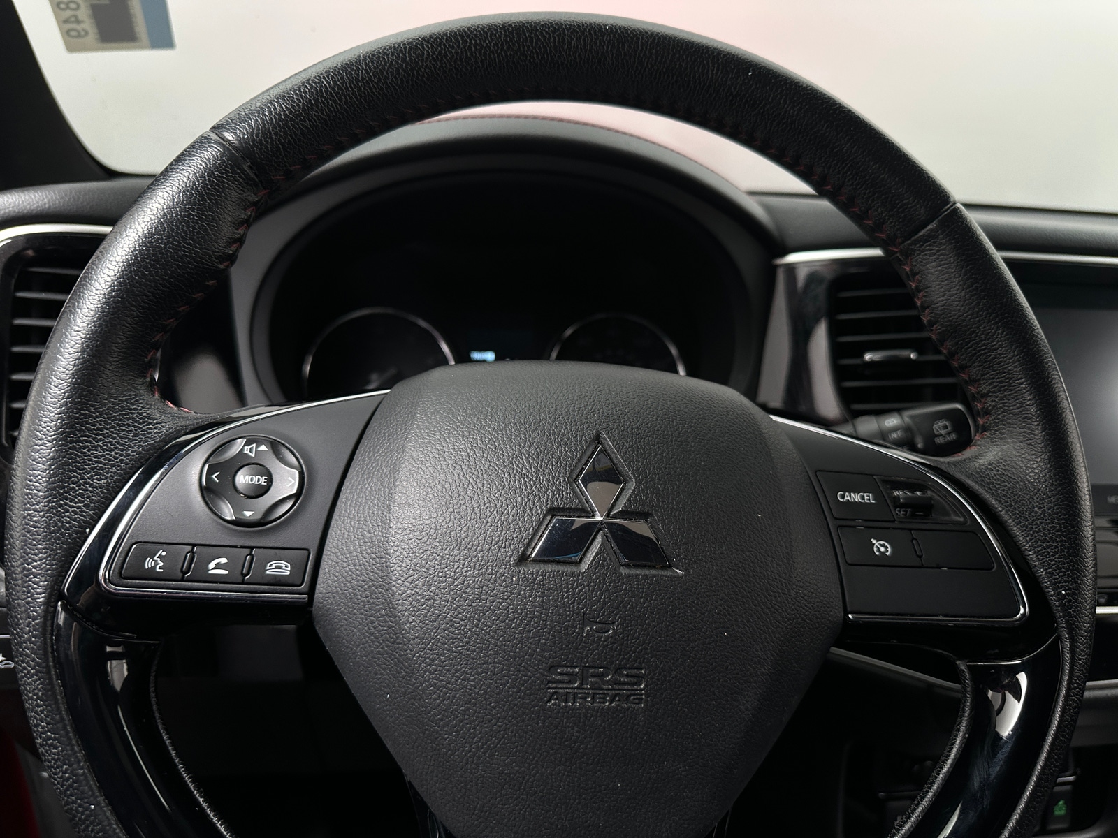 Thumbnail: 2020 Mitsubishi Outlander - 5