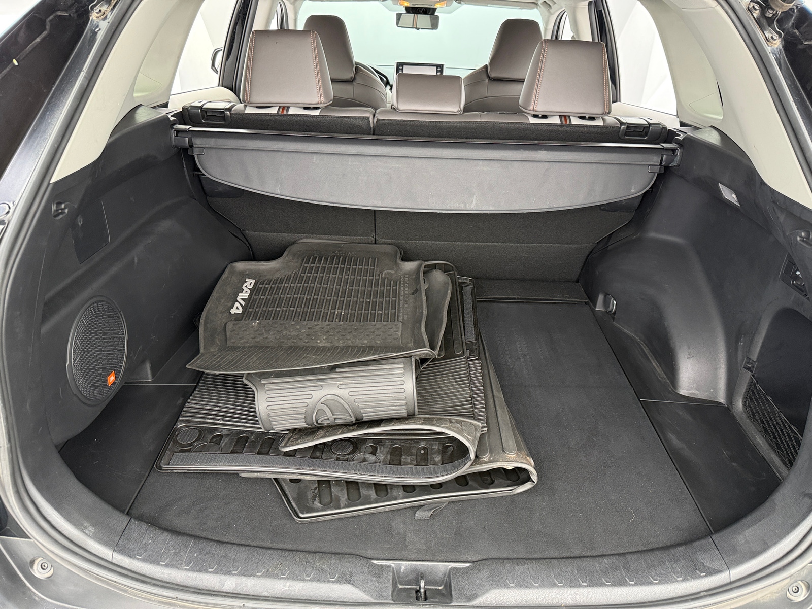 Thumbnail: 2019 Toyota RAV4 - 6