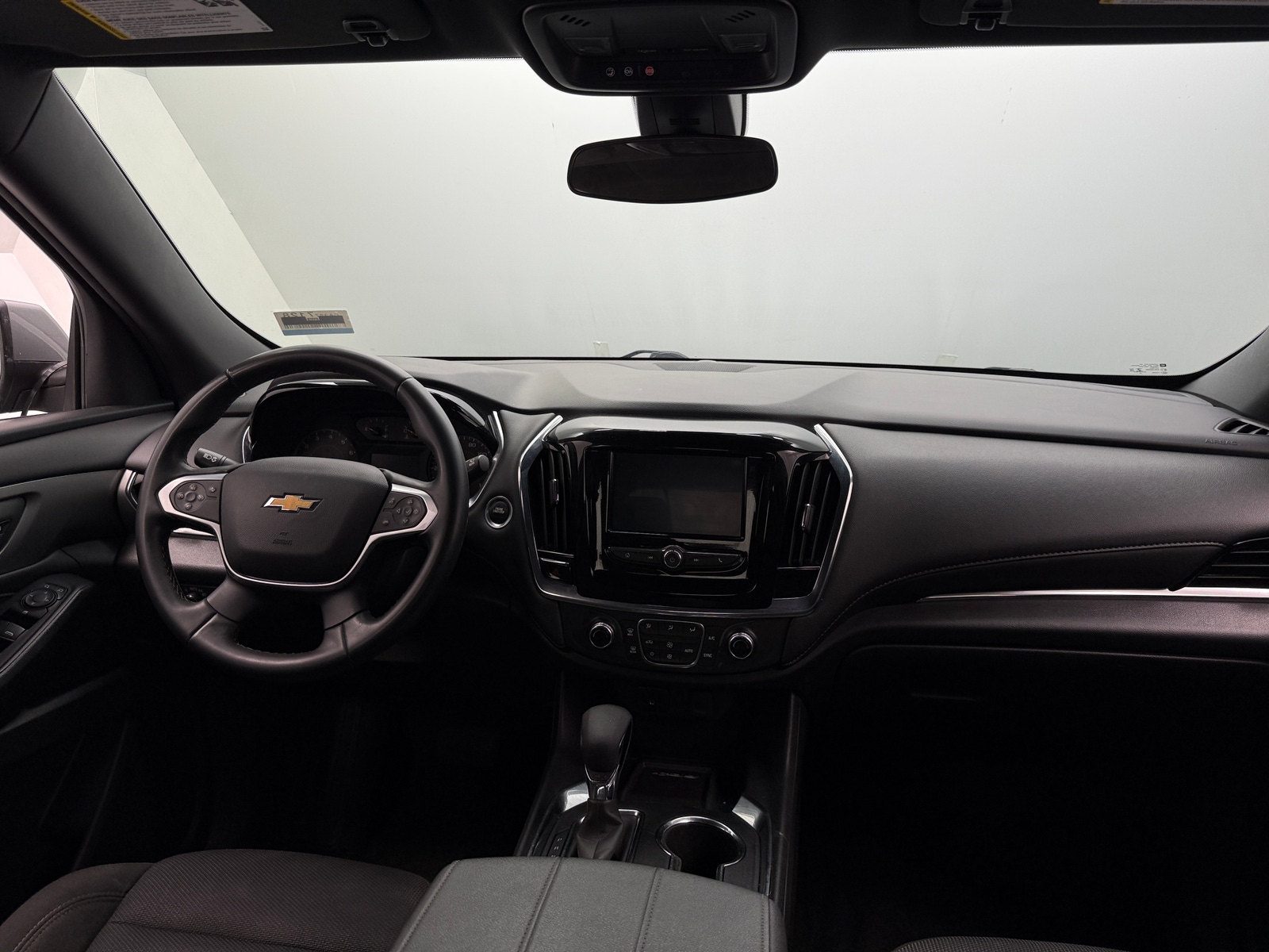 Thumbnail: 2023 Chevrolet Traverse - 3