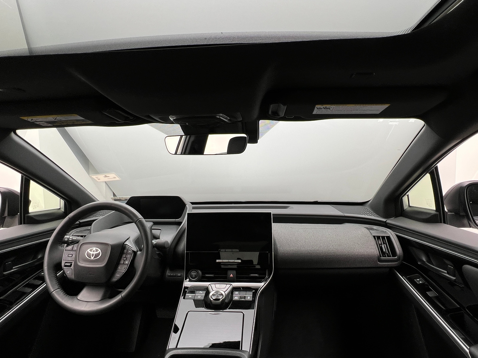 Thumbnail: 2024 Toyota bZ4X - 2