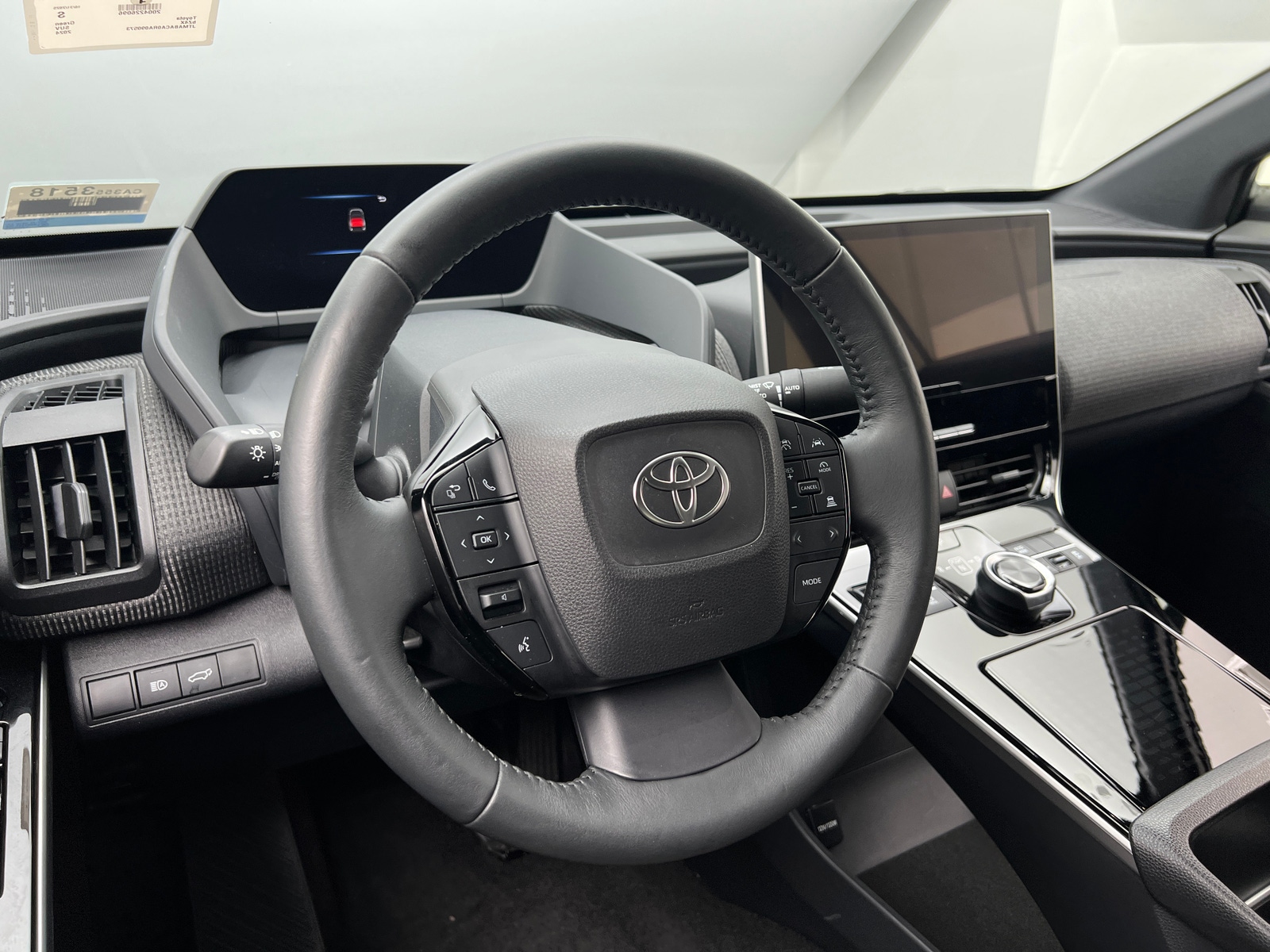 Thumbnail: 2024 Toyota bZ4X - 4