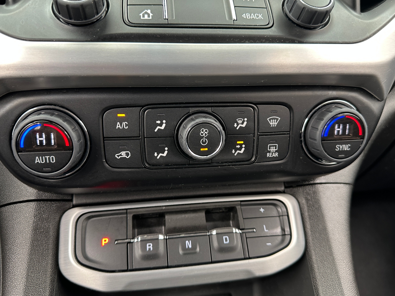 Thumbnail: 2023 GMC Acadia - 4