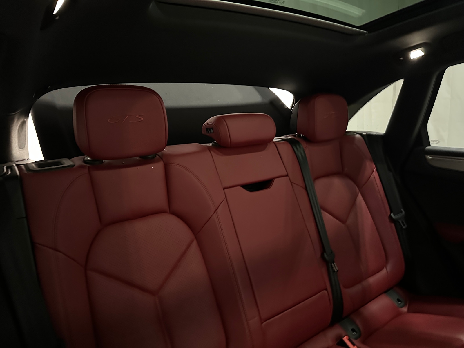 Thumbnail: 2018 Porsche Macan - 5