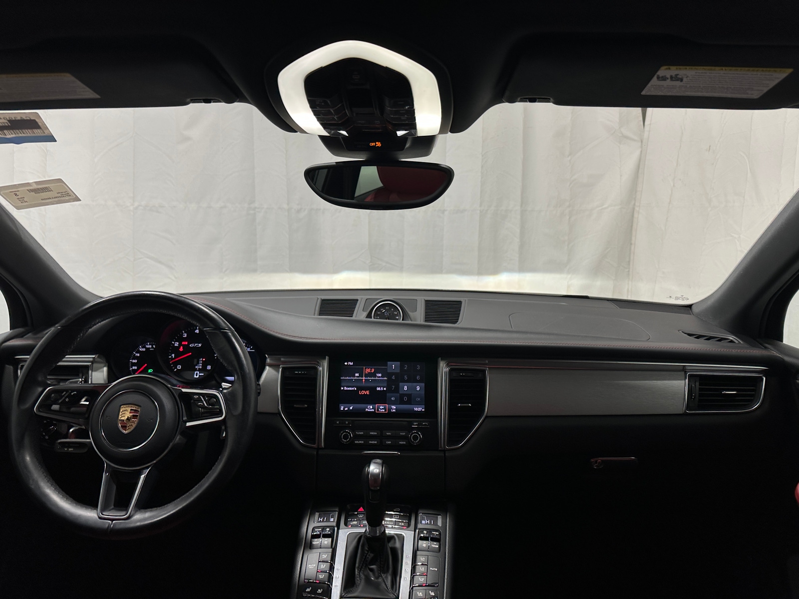 Thumbnail: 2018 Porsche Macan - 2