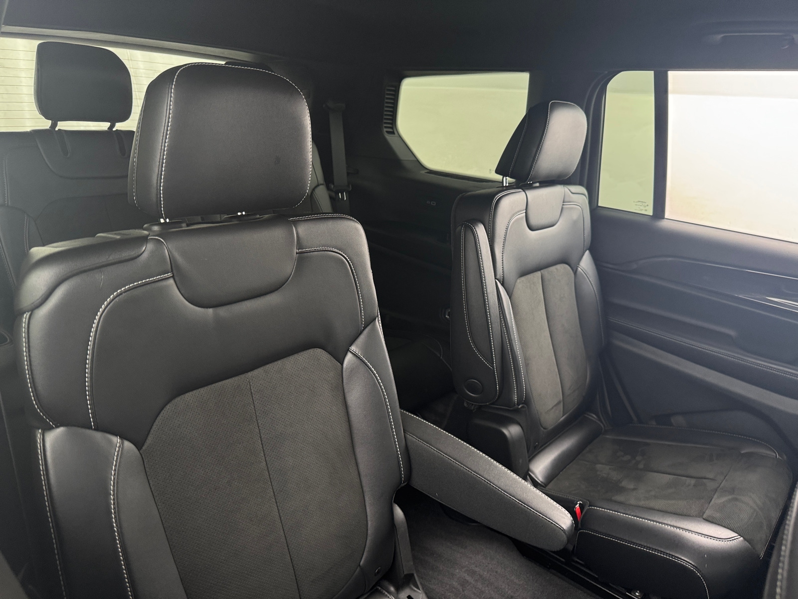 Thumbnail: 2022 Jeep Grand Cherokee L - 5