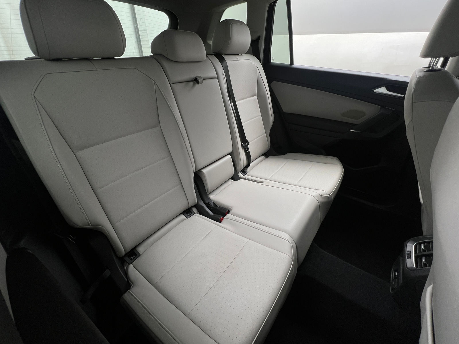 Thumbnail: 2018 Volkswagen Tiguan - 5