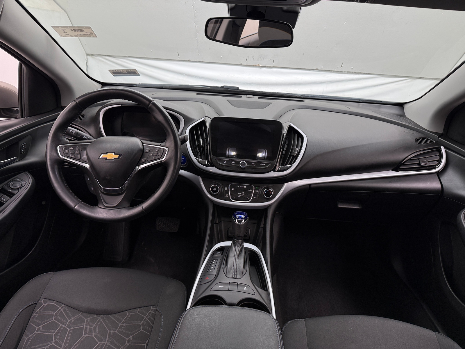 Thumbnail: 2017 Chevrolet Volt - 3