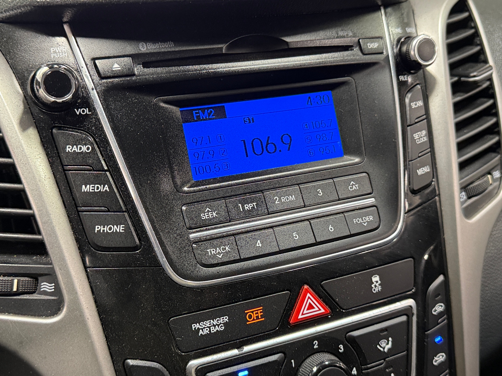 Thumbnail: 2017 Hyundai Elantra - 4