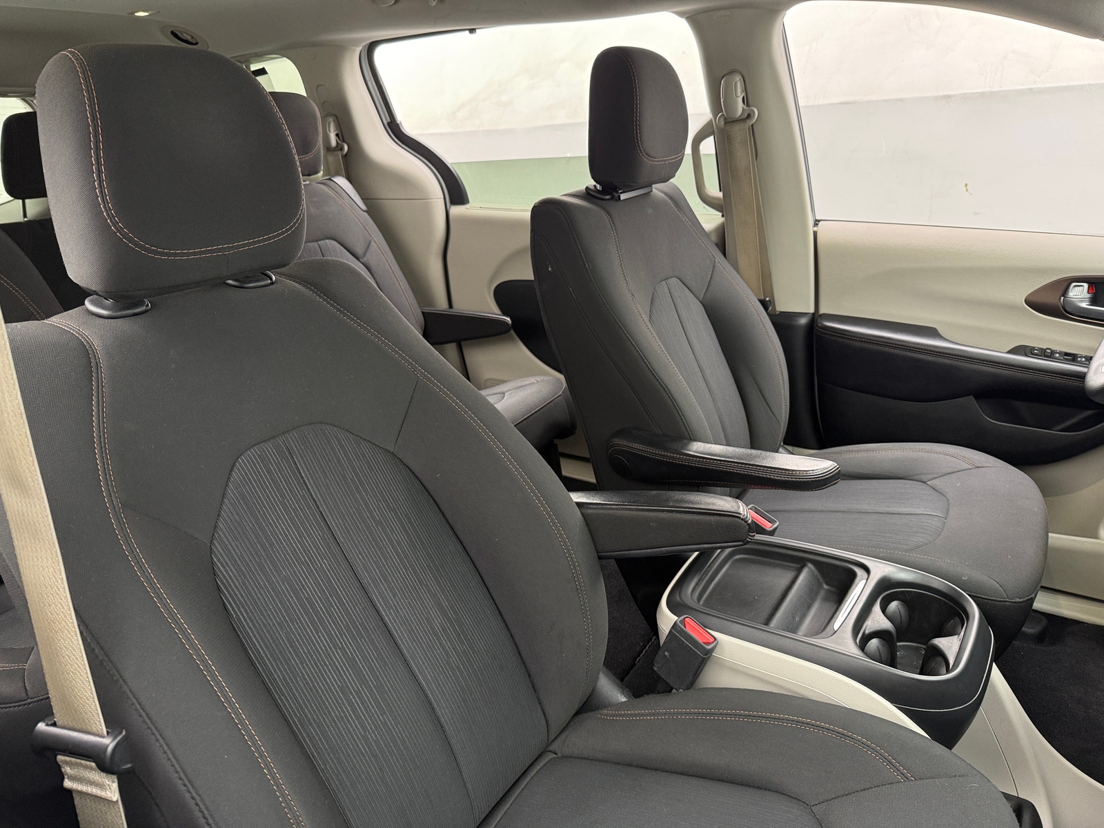 Thumbnail: 2017 Chrysler Pacifica - 2