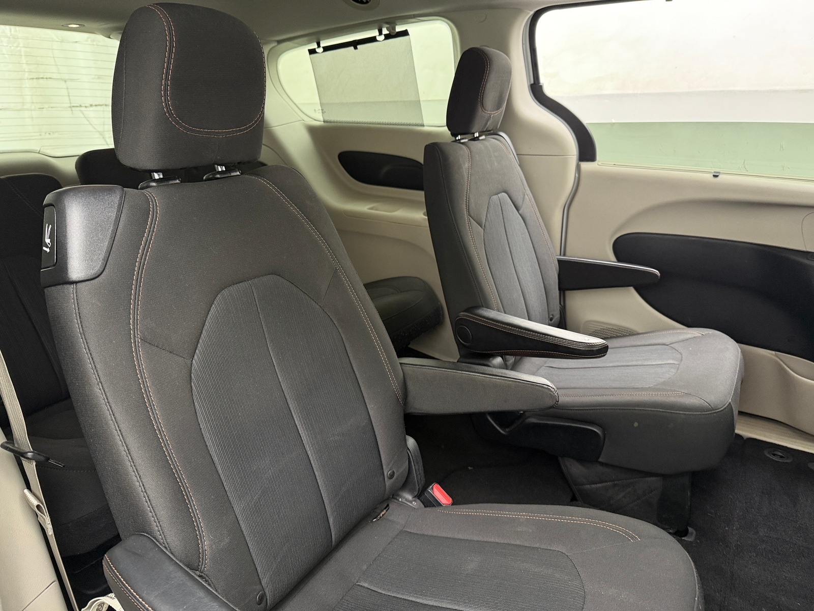 Thumbnail: 2017 Chrysler Pacifica - 6
