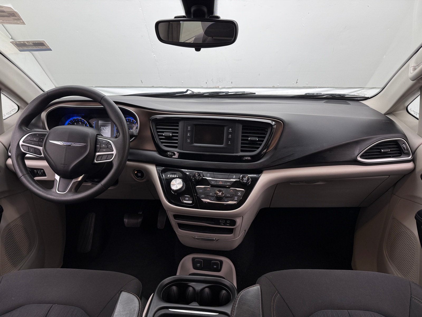Thumbnail: 2017 Chrysler Pacifica - 3