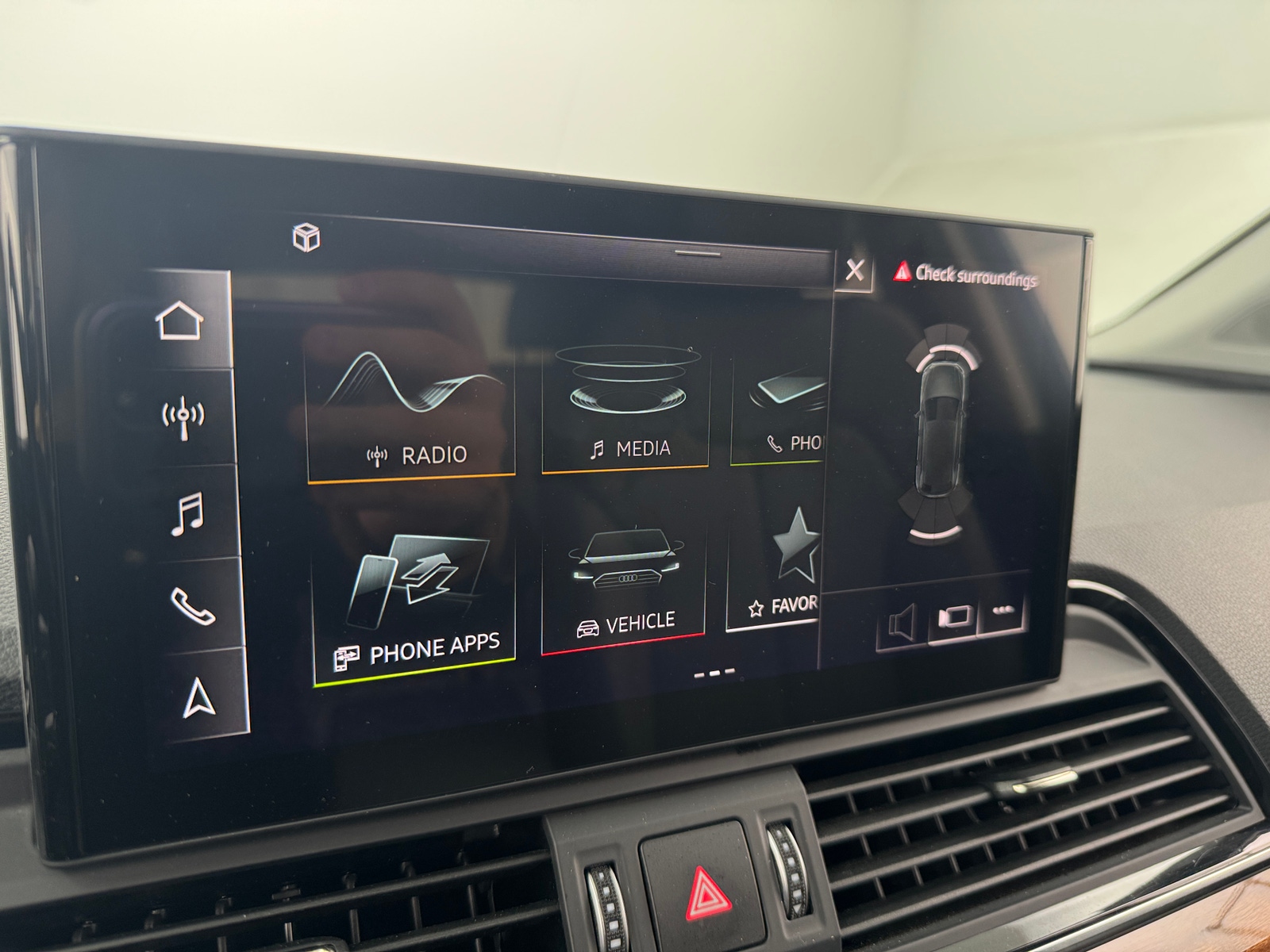 Thumbnail: 2022 Audi Q5 - 4