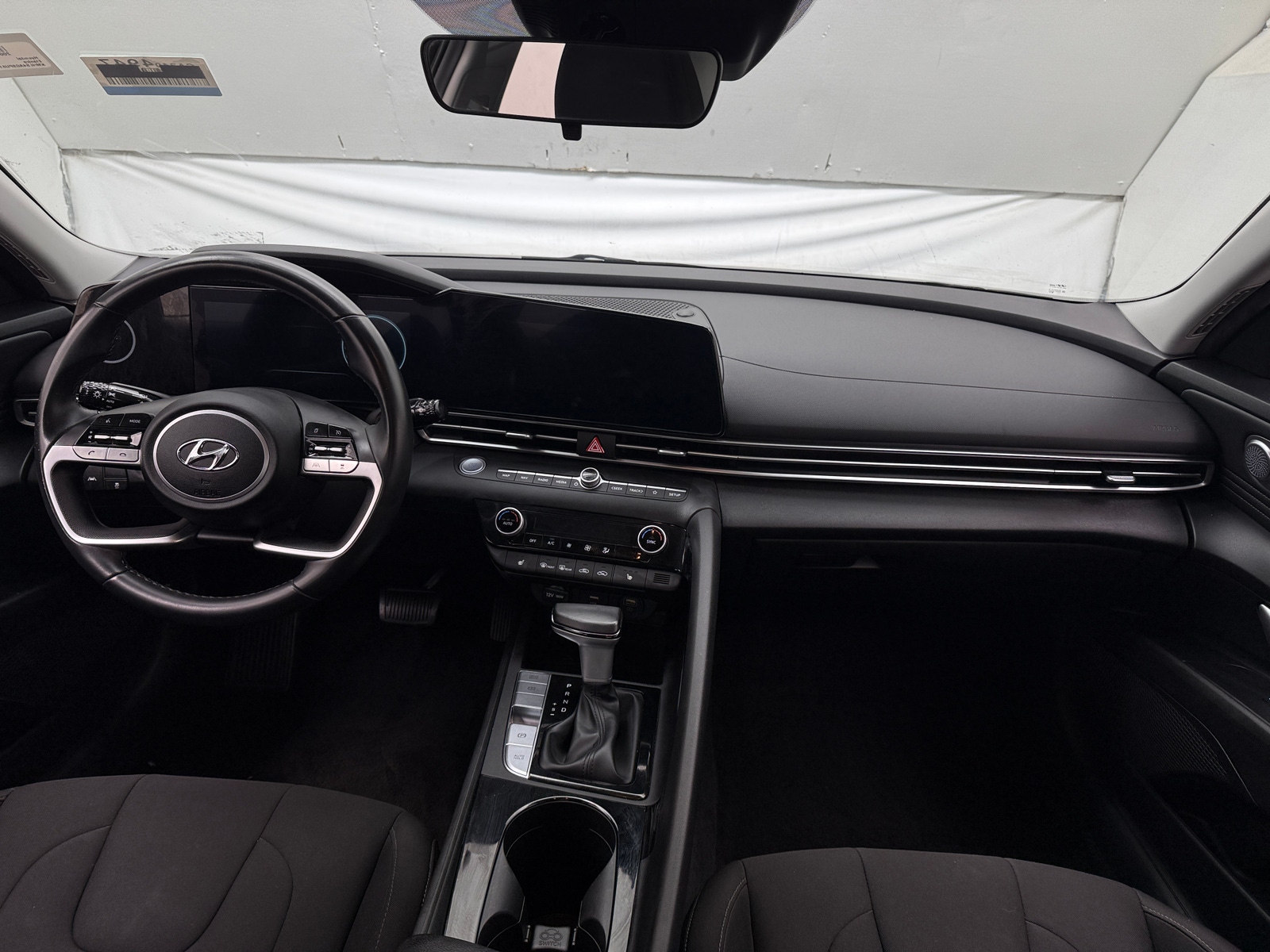 Thumbnail: 2023 Hyundai Elantra - 3