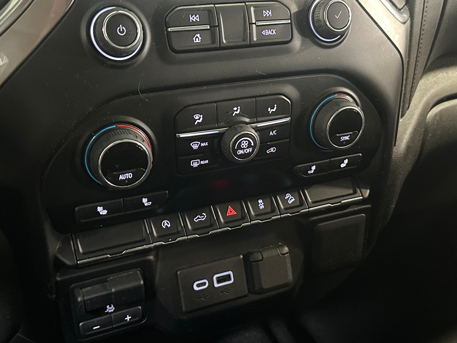 Thumbnail: 2021 Chevrolet Silverado 1500 - 4