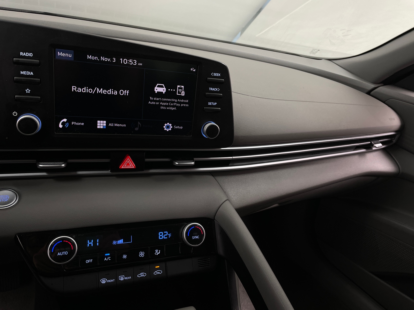 Thumbnail: 2023 Hyundai Elantra - 4