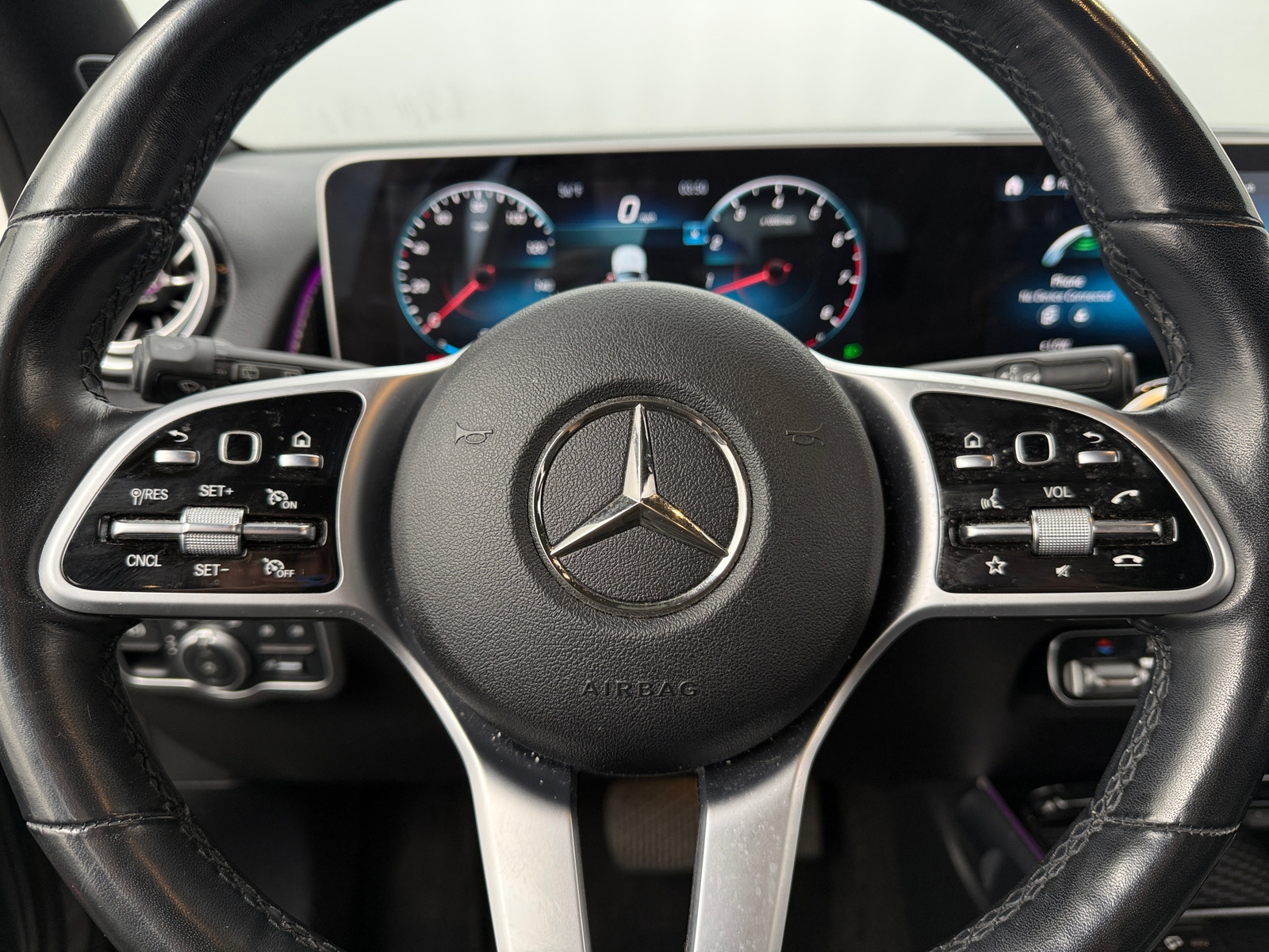 Thumbnail: 2021 Mercedes-Benz GLB - 4