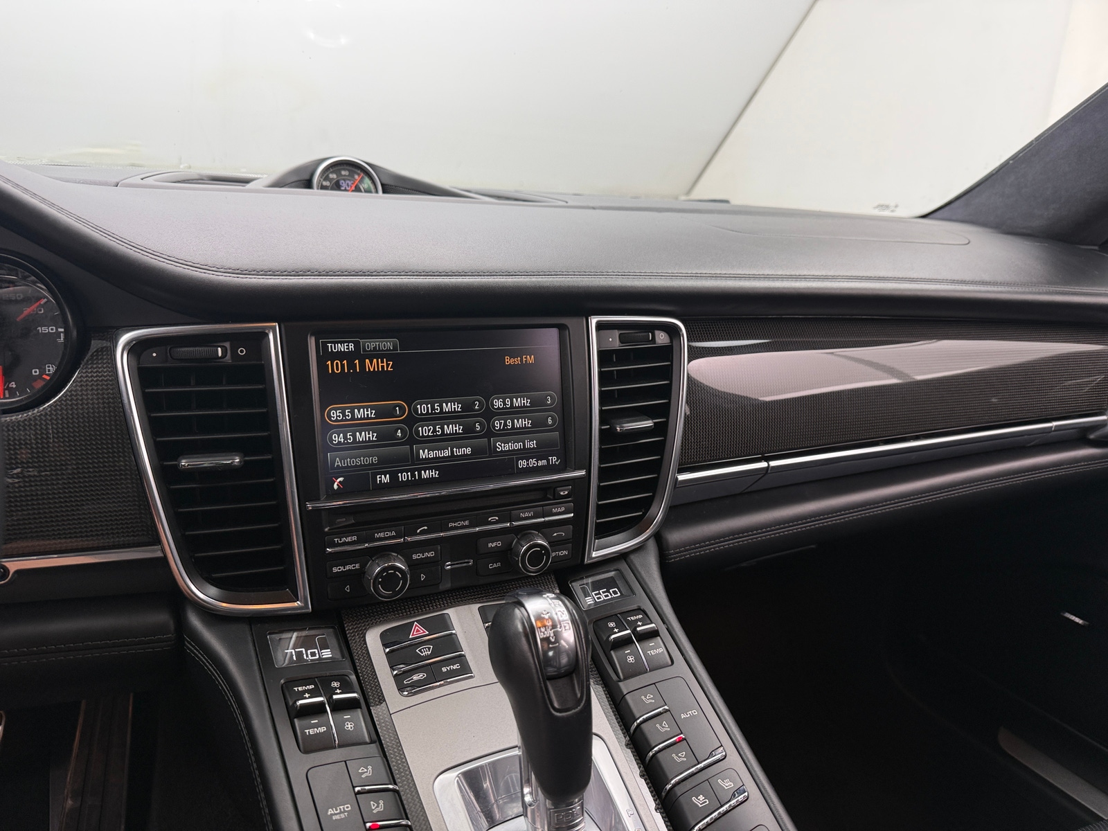 Thumbnail: 2014 Porsche Panamera - 3