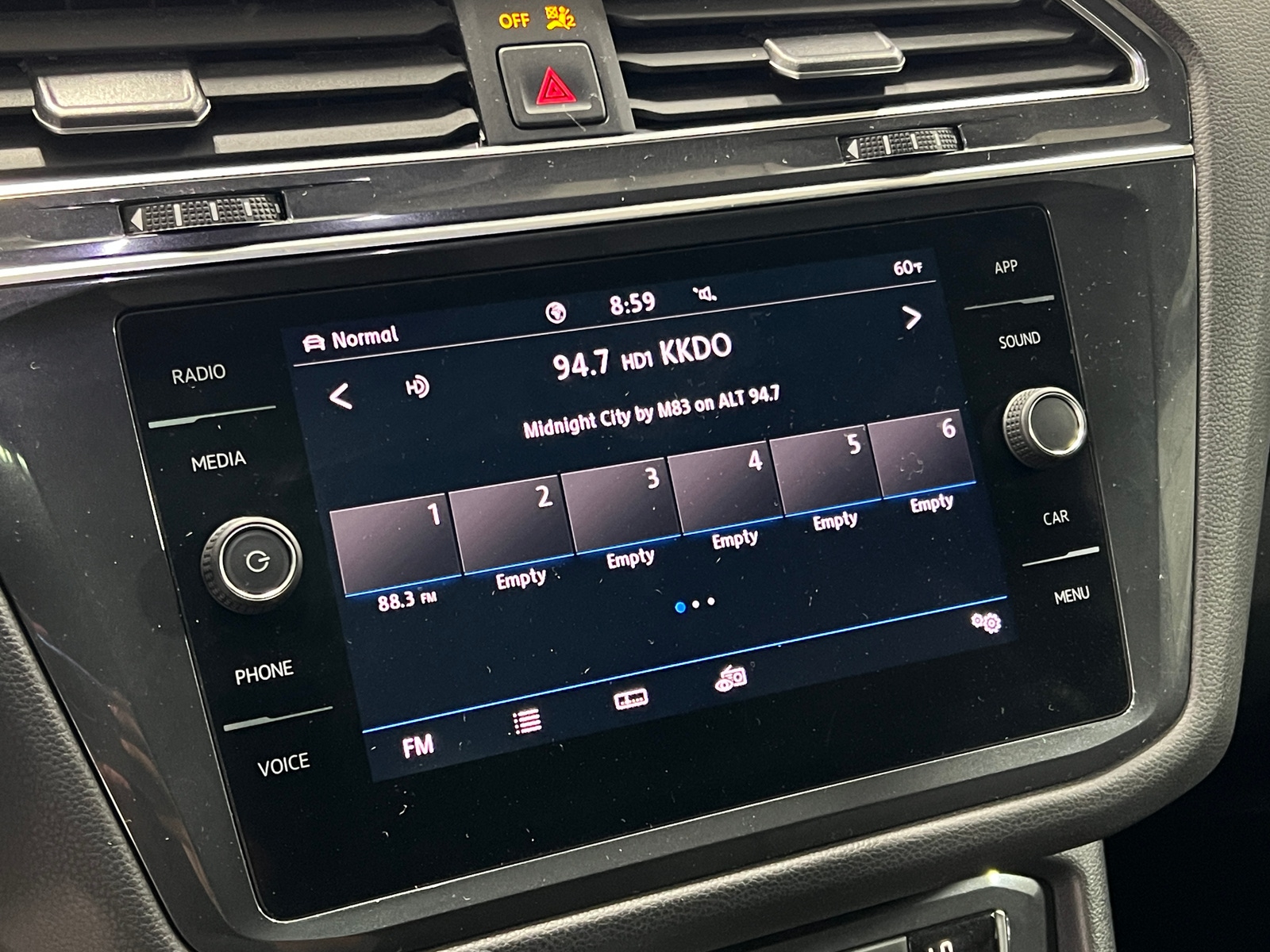 Thumbnail: 2020 Volkswagen Tiguan - 3