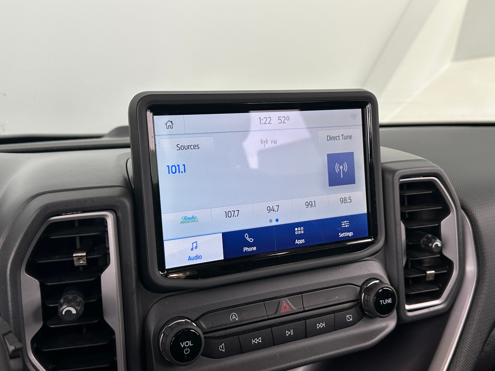 Thumbnail: 2022 Ford Bronco Sport - 4