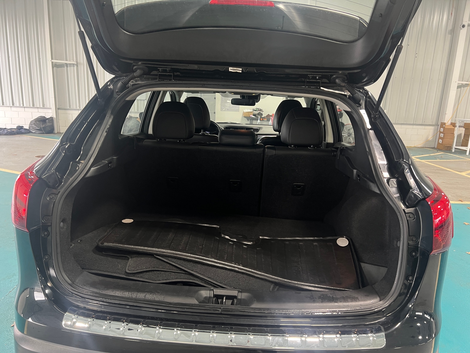 Thumbnail: 2018 Nissan Rogue Sport - 6