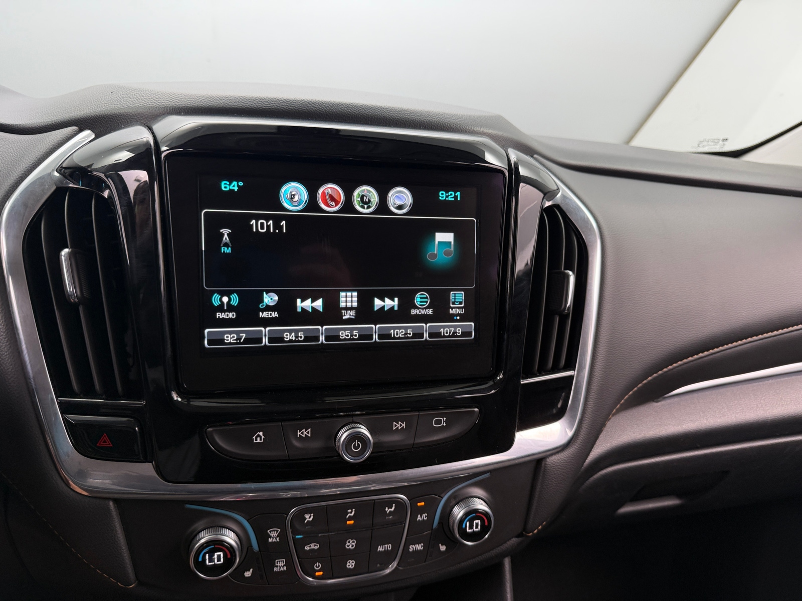 Thumbnail: 2019 Chevrolet Traverse - 4