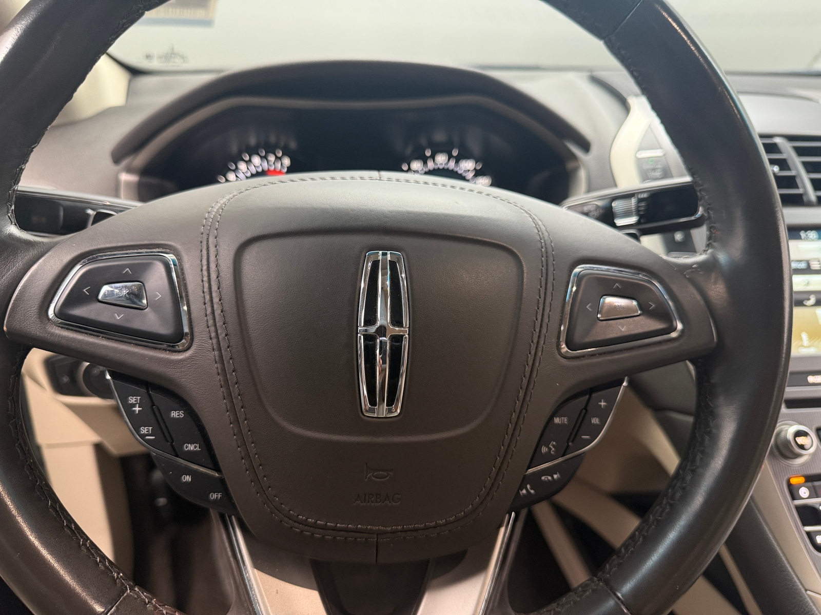 Thumbnail: 2017 Lincoln MKZ - 4