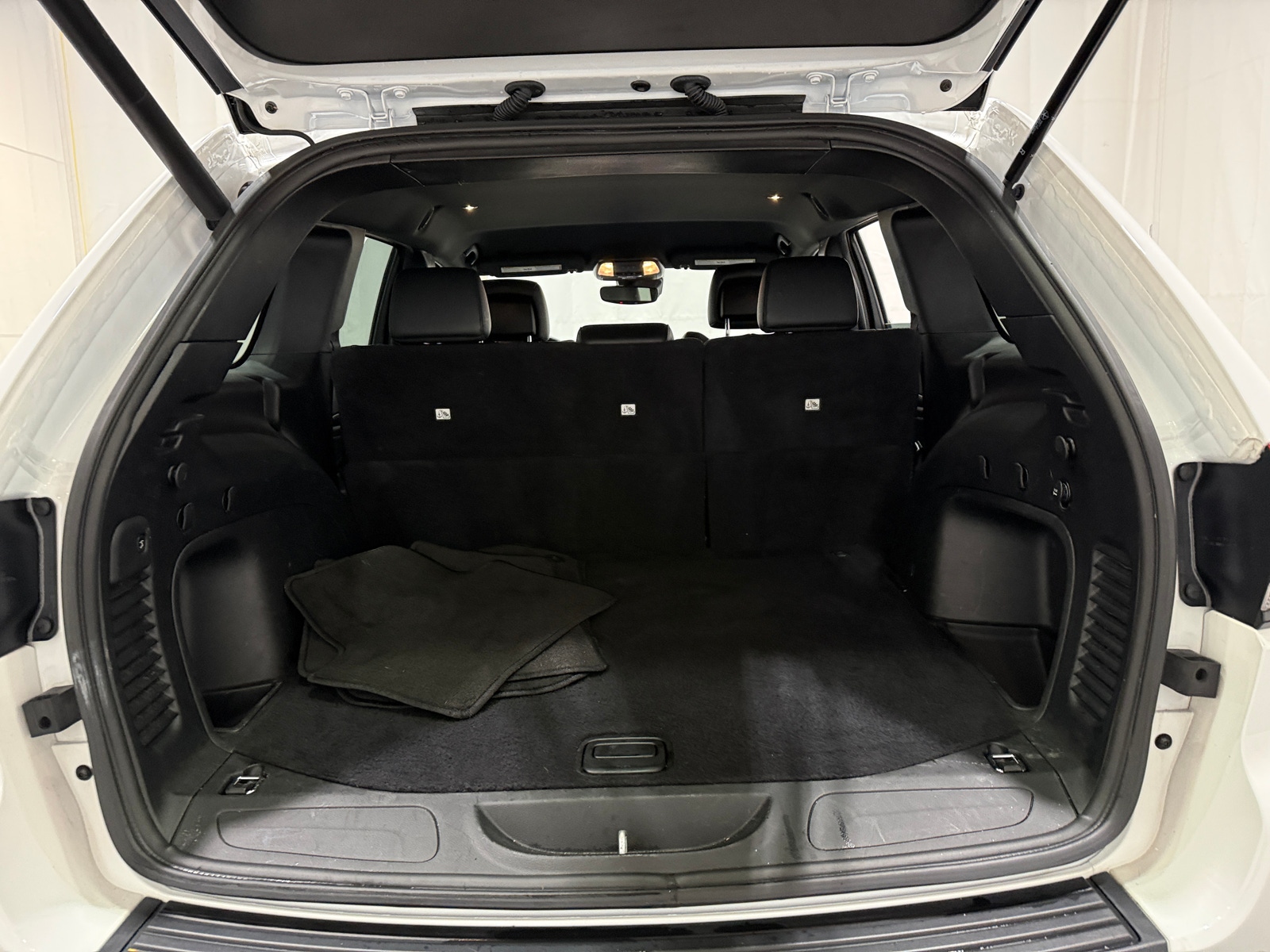 Thumbnail: 2021 Jeep Grand Cherokee - 7