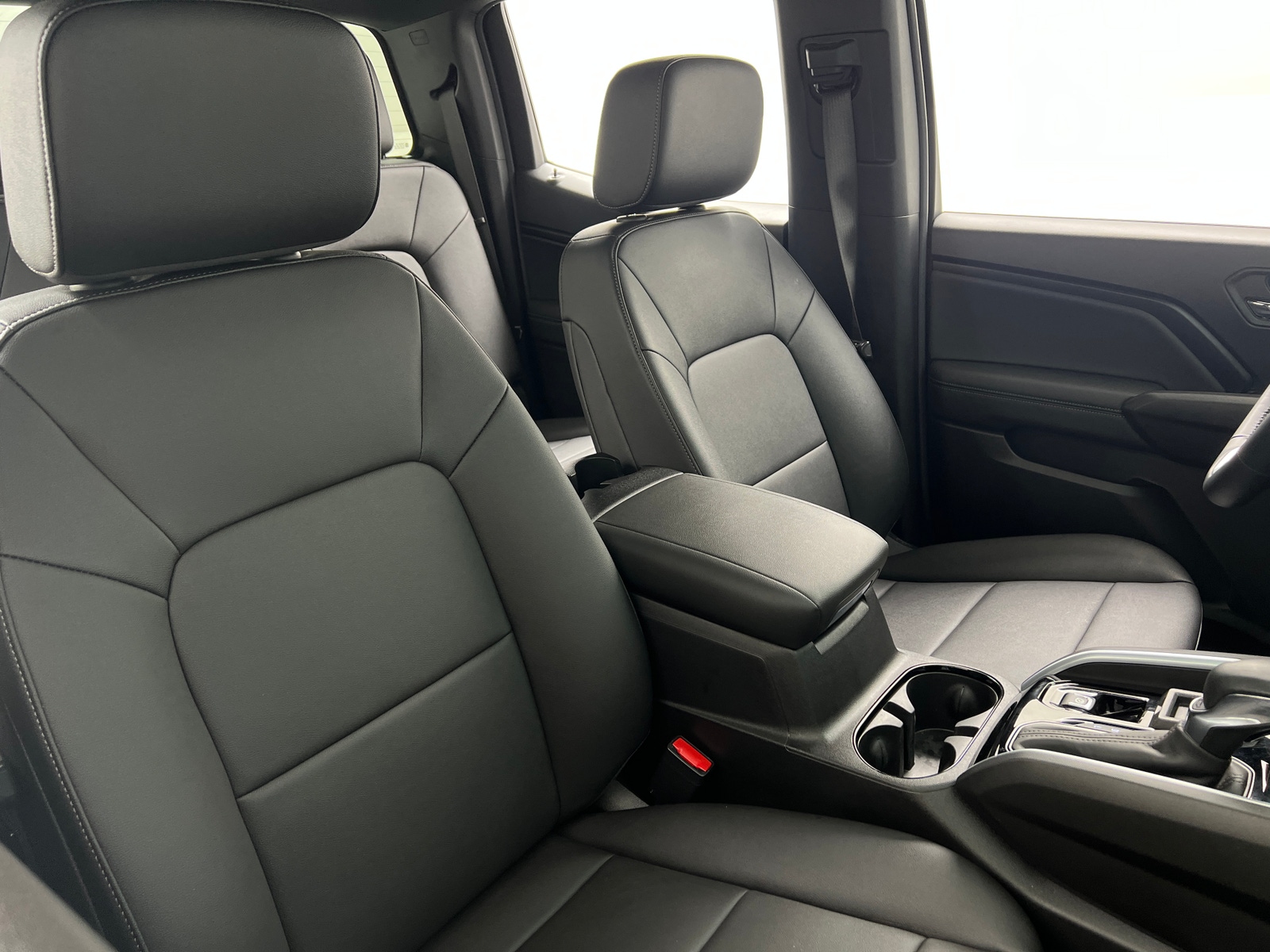 Thumbnail: 2023 Chevrolet Colorado - 2