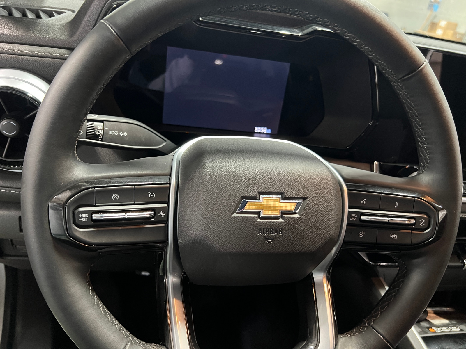 Thumbnail: 2023 Chevrolet Colorado - 5