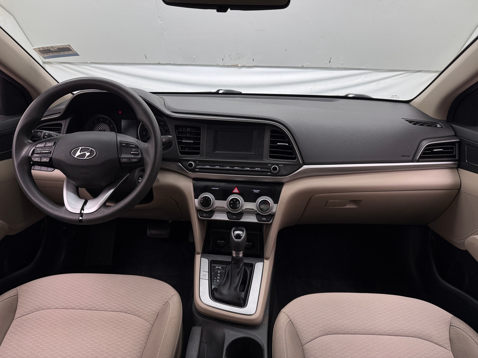 Thumbnail: 2019 Hyundai Elantra - 3