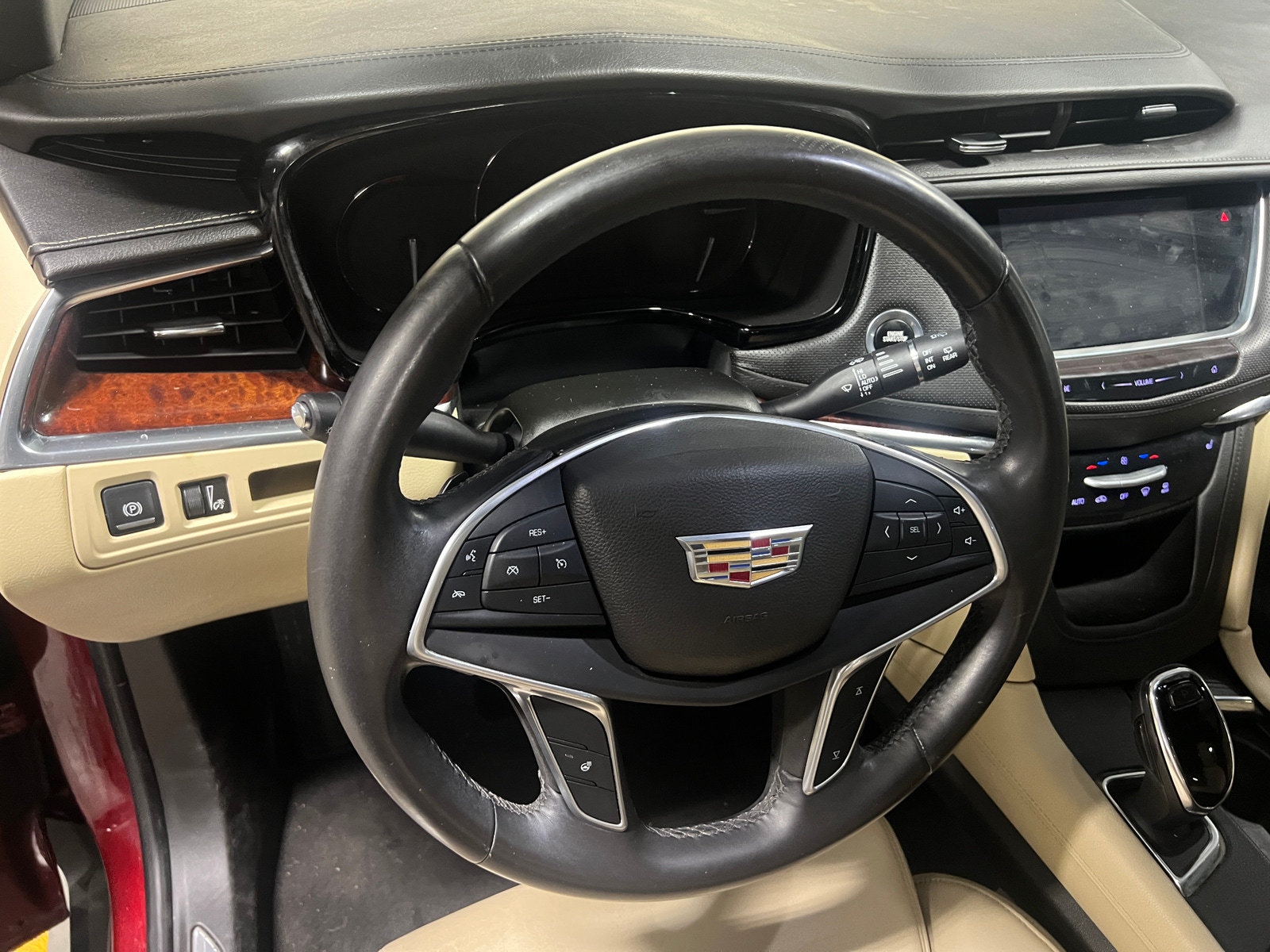 Thumbnail: 2017 Cadillac XT5 - 4