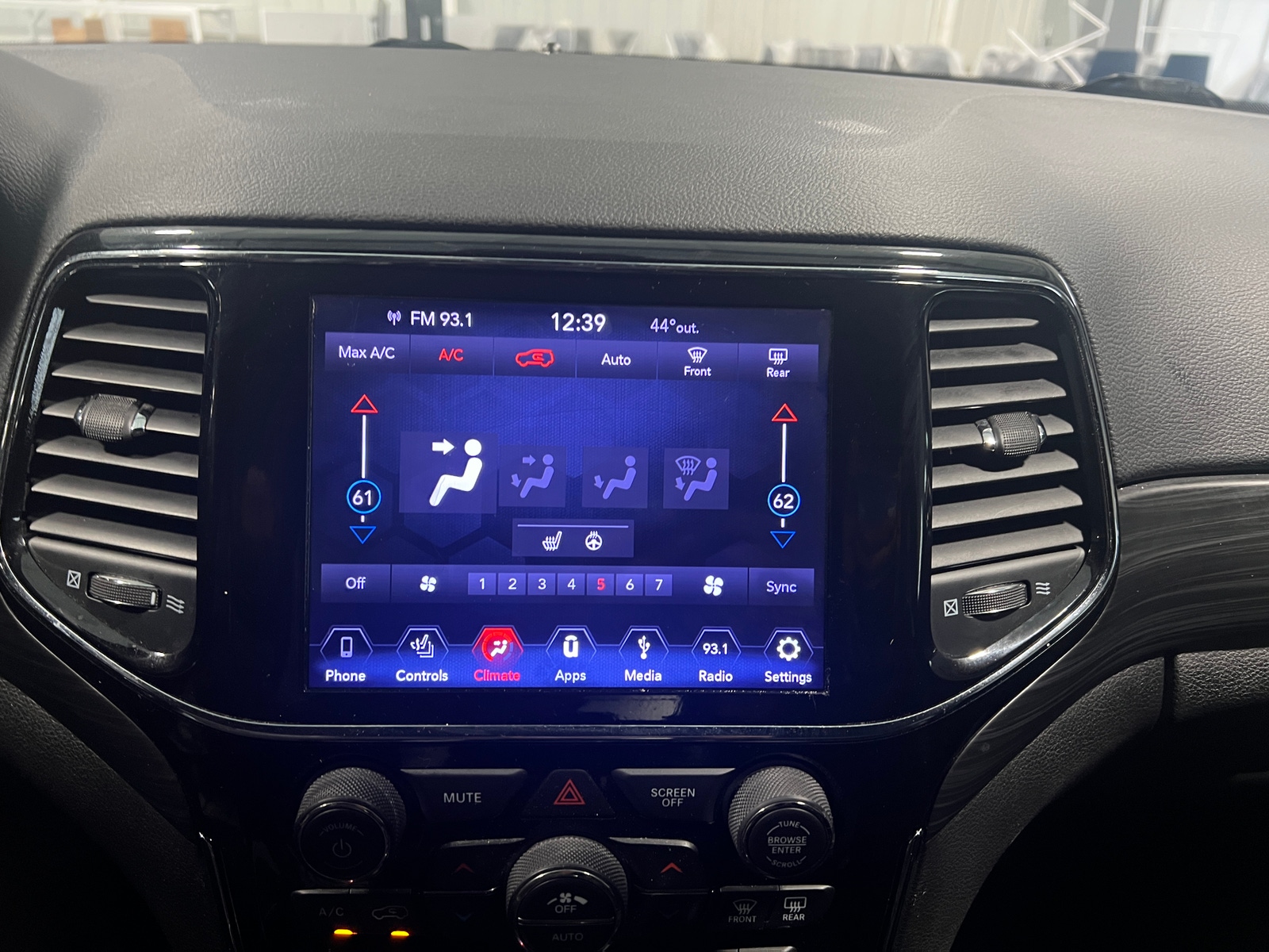 Thumbnail: 2019 Jeep Grand Cherokee - 4